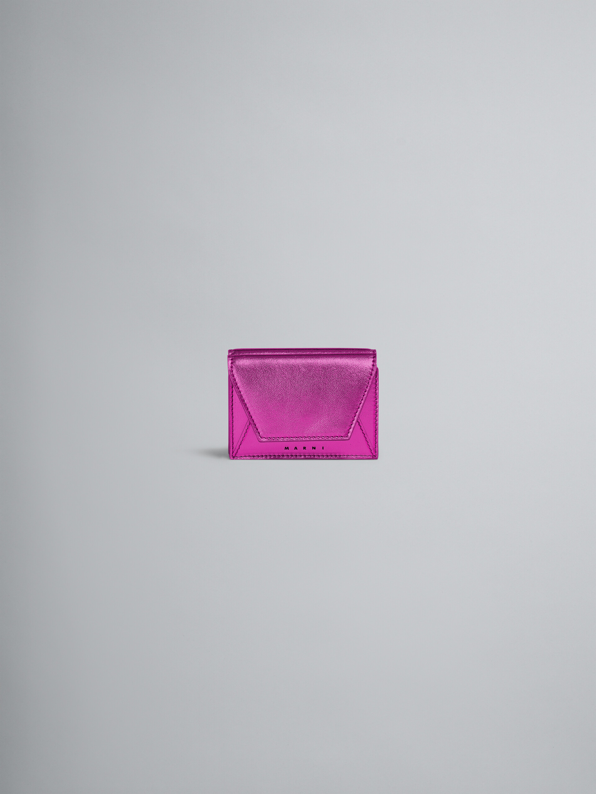 Portafoglio tri-fold in nappa metallizzata rosa - Portafogli - Image 1