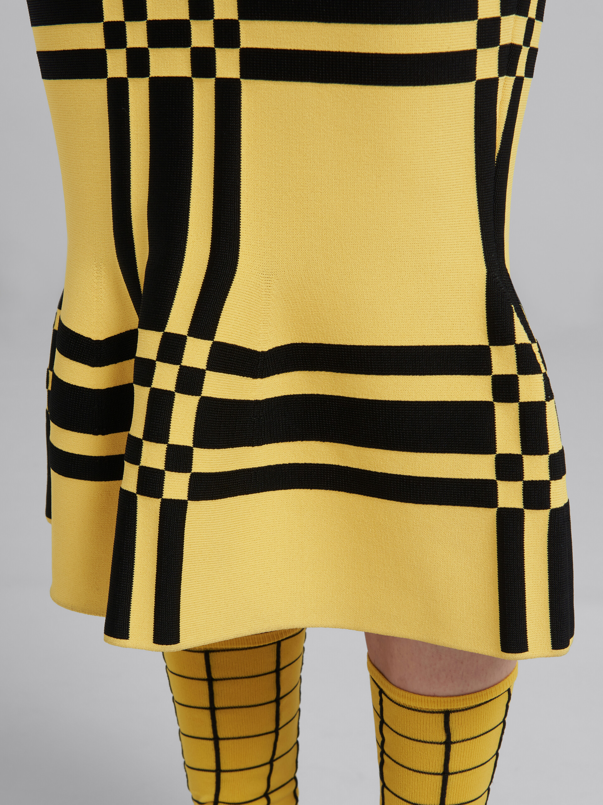Yellow viscose sheath dress with maxi check - Dresses - Image 5