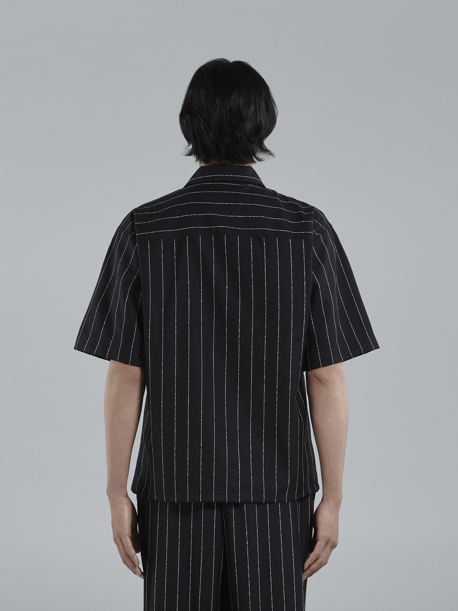 ブラック ピンストライプ フレスコウール地ボーリングシャツ - シャツ - Image 3