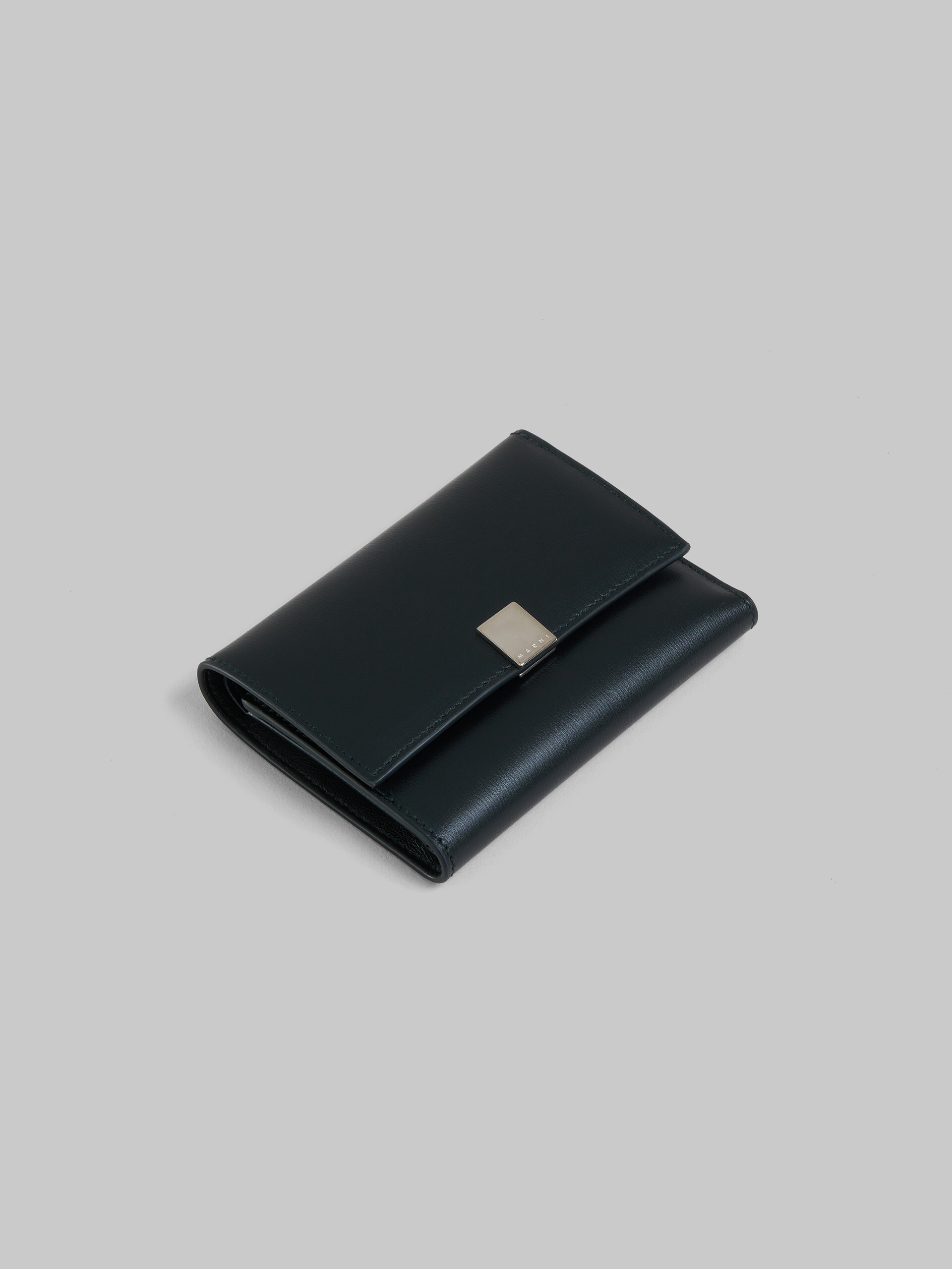 Black leather trifold Prisma wallet with metal plaque - Wallets - Image 5