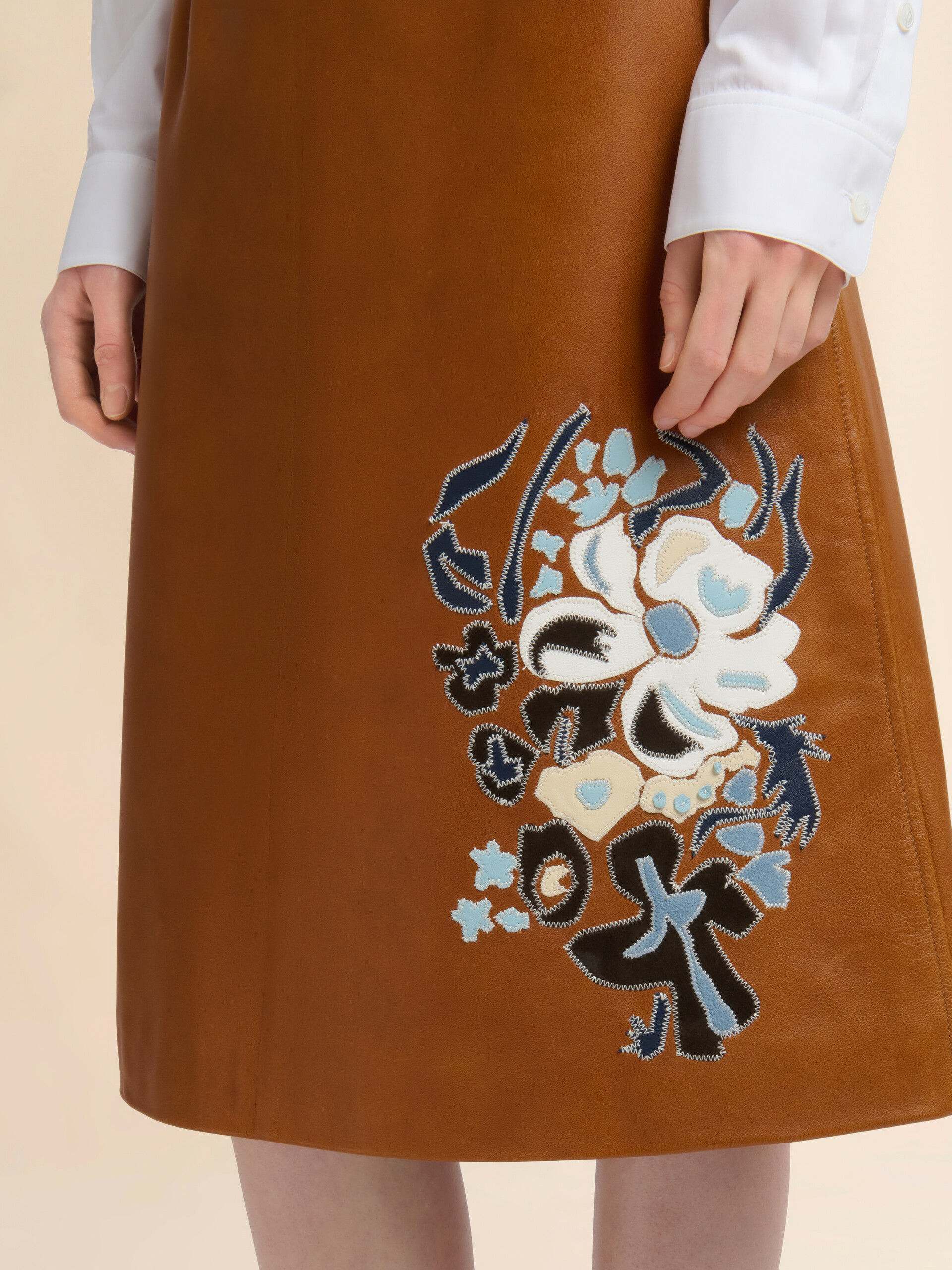 Brown leather skirt with flower intarsia - Skirts - Image 4