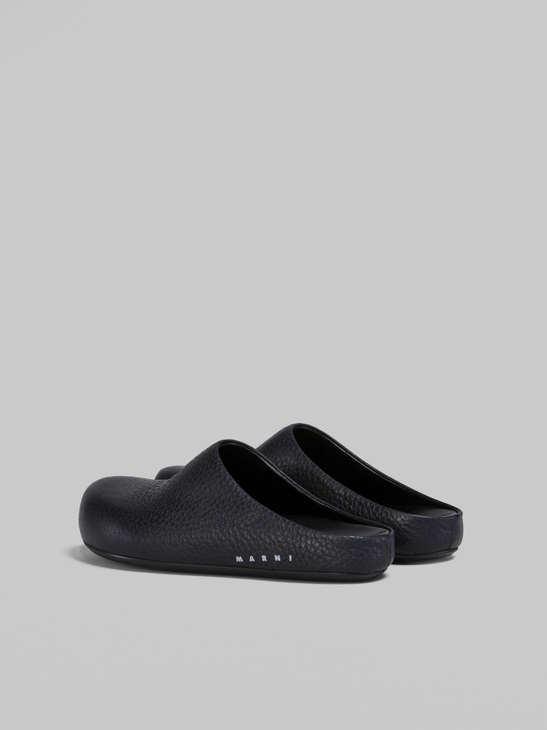 Schwarze Fußbett-Sandale aus Leder - Holzschuhe - Image 3