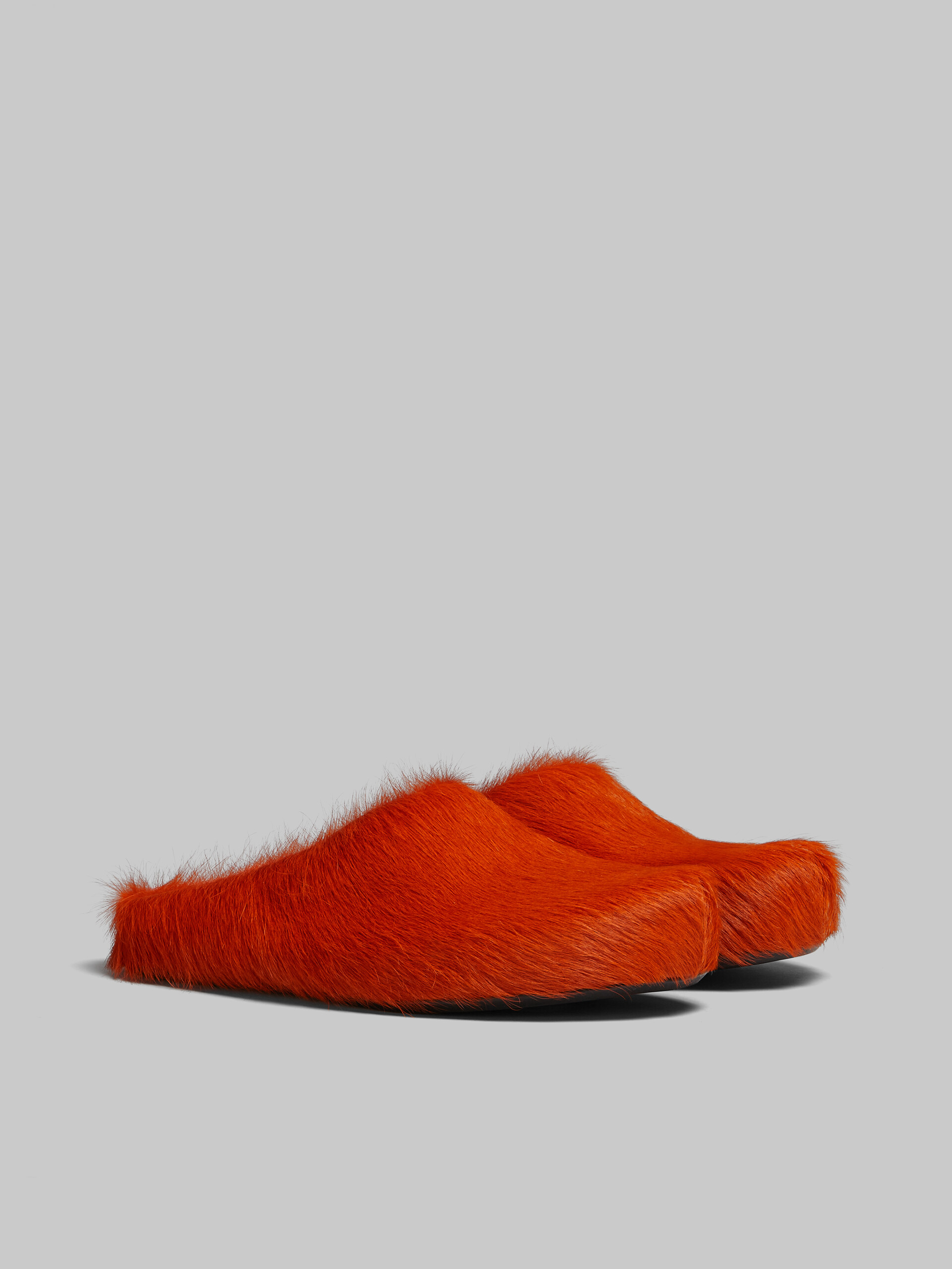 Orange long haircalfskin Fussbett sabot - Clogs - Image 2