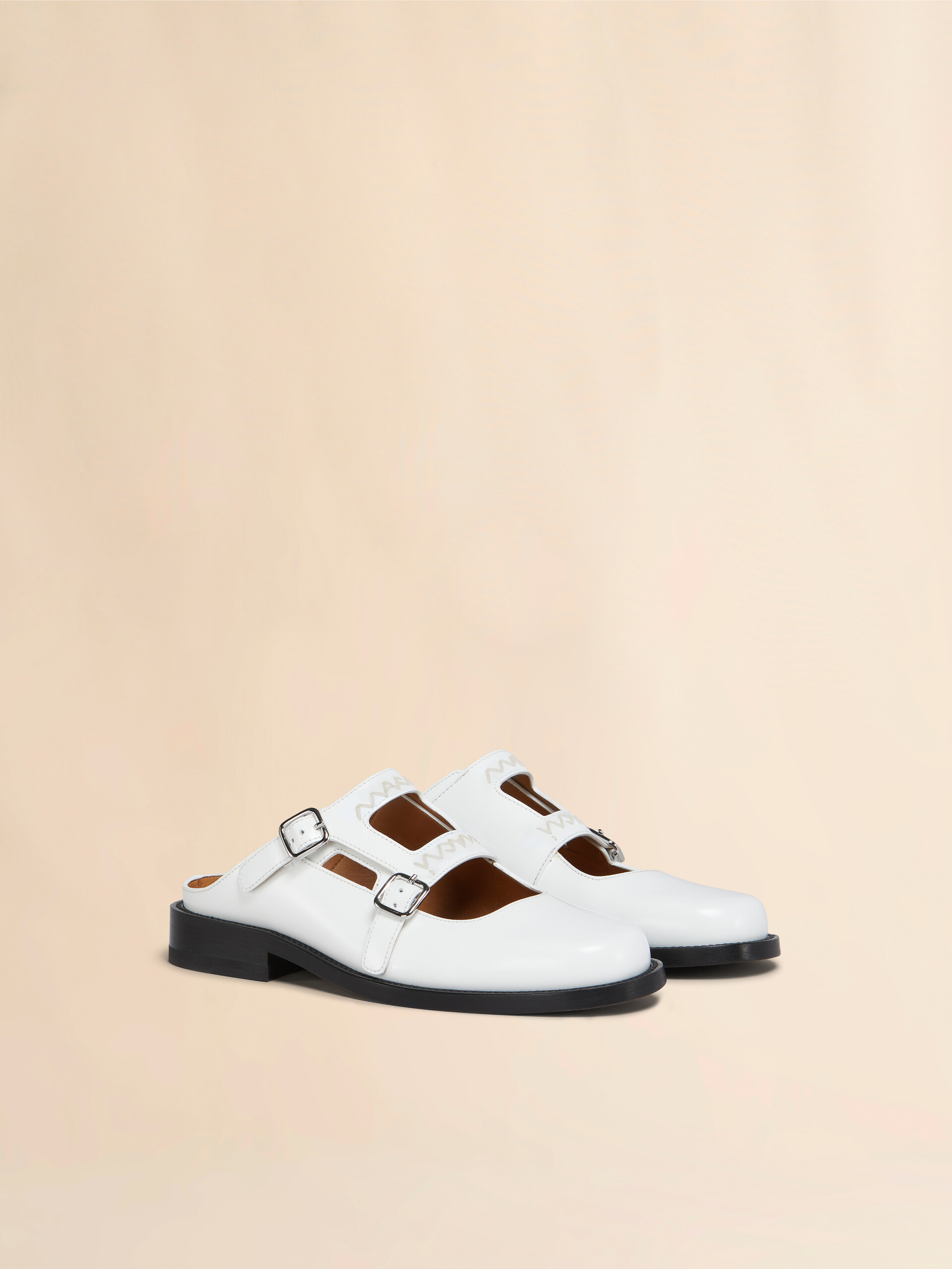 Mocasín zueco Bambi 3.0 de piel negra con doble hebilla - Sandalias - Image 2
