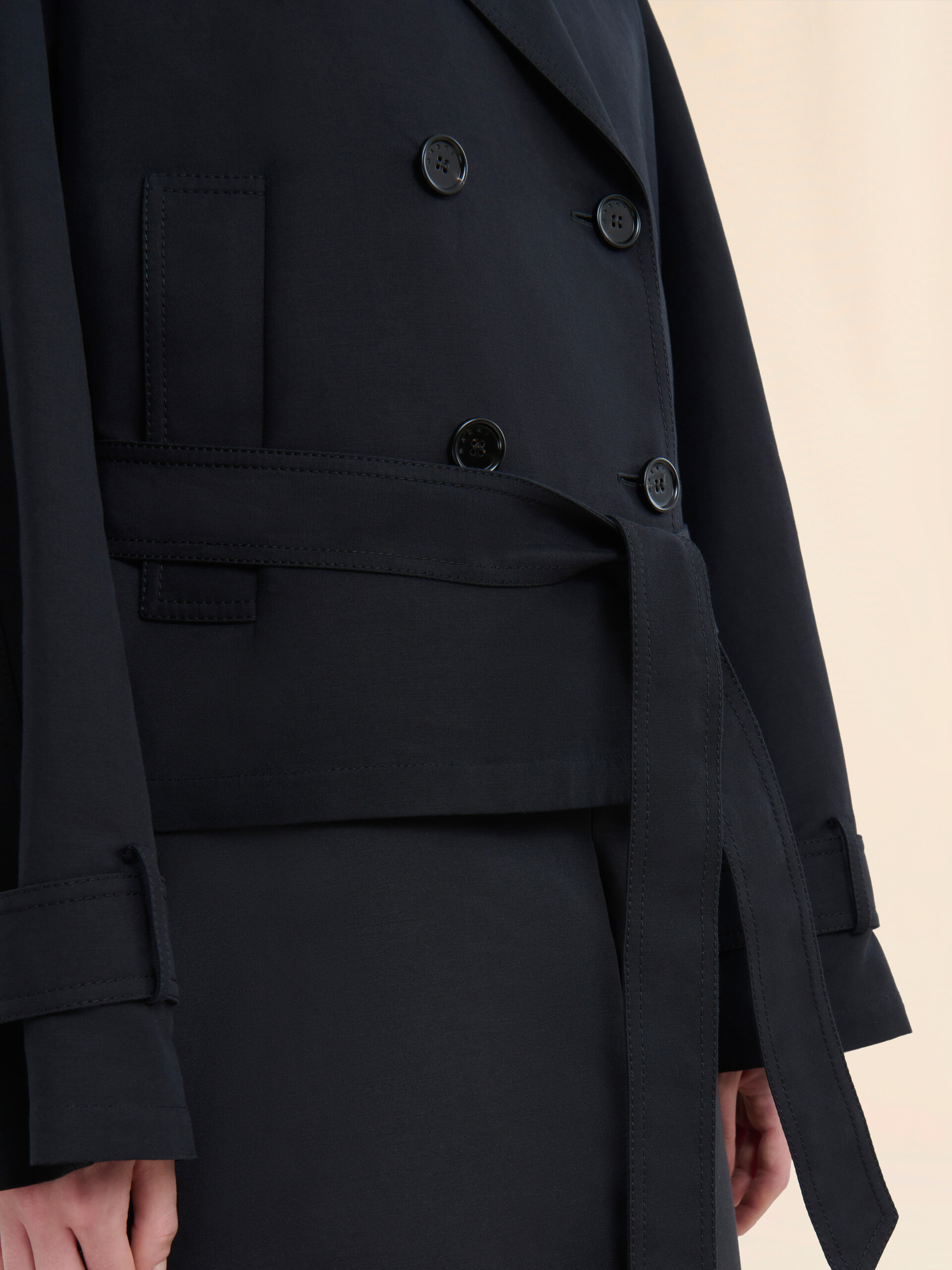 Trench-coat court en coton noir avec broderie Marni Symbol - Manteaux - Image 5