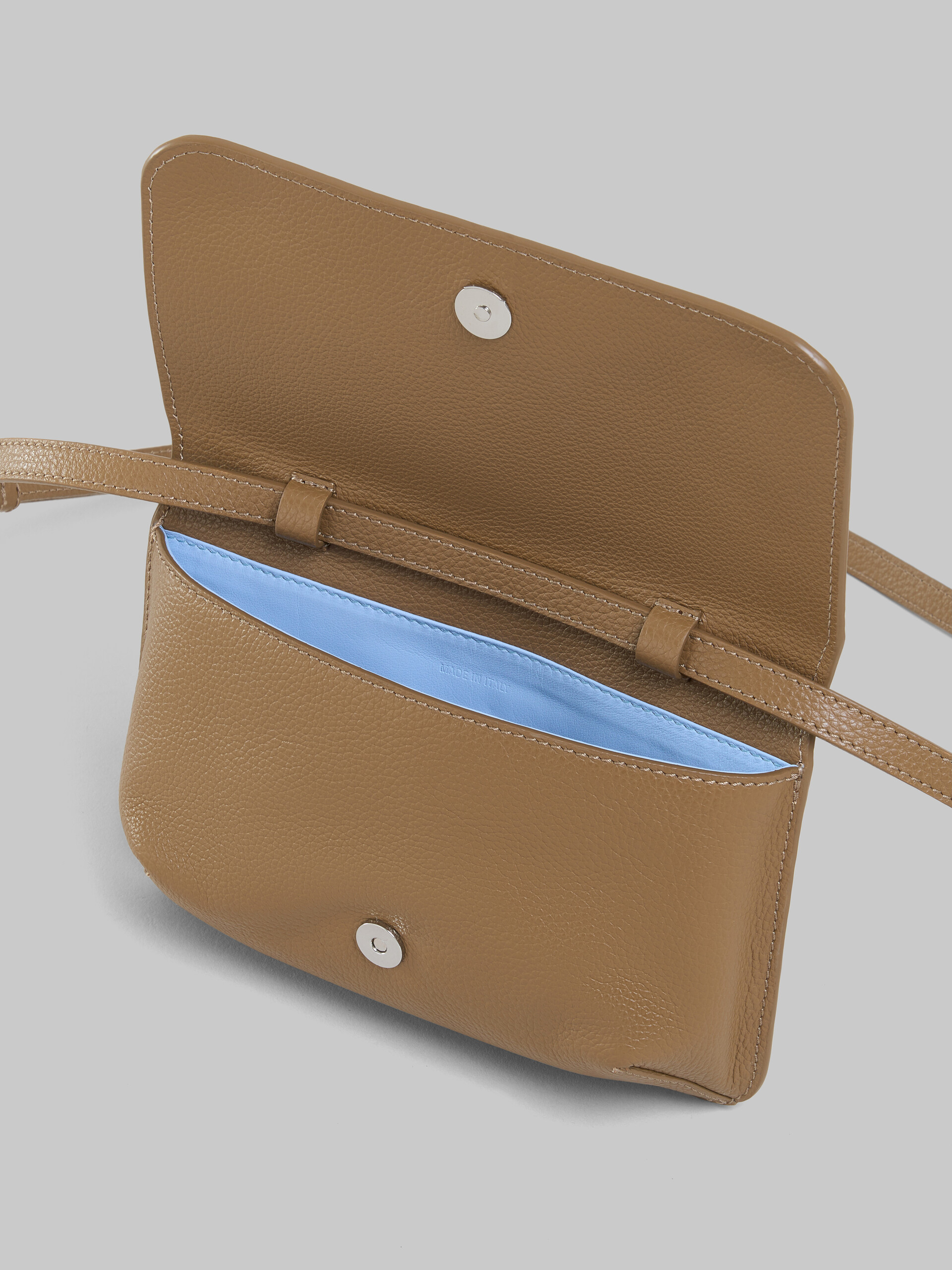 Blue leather shoulder bag with Marni mending - Pochettes - Image 4