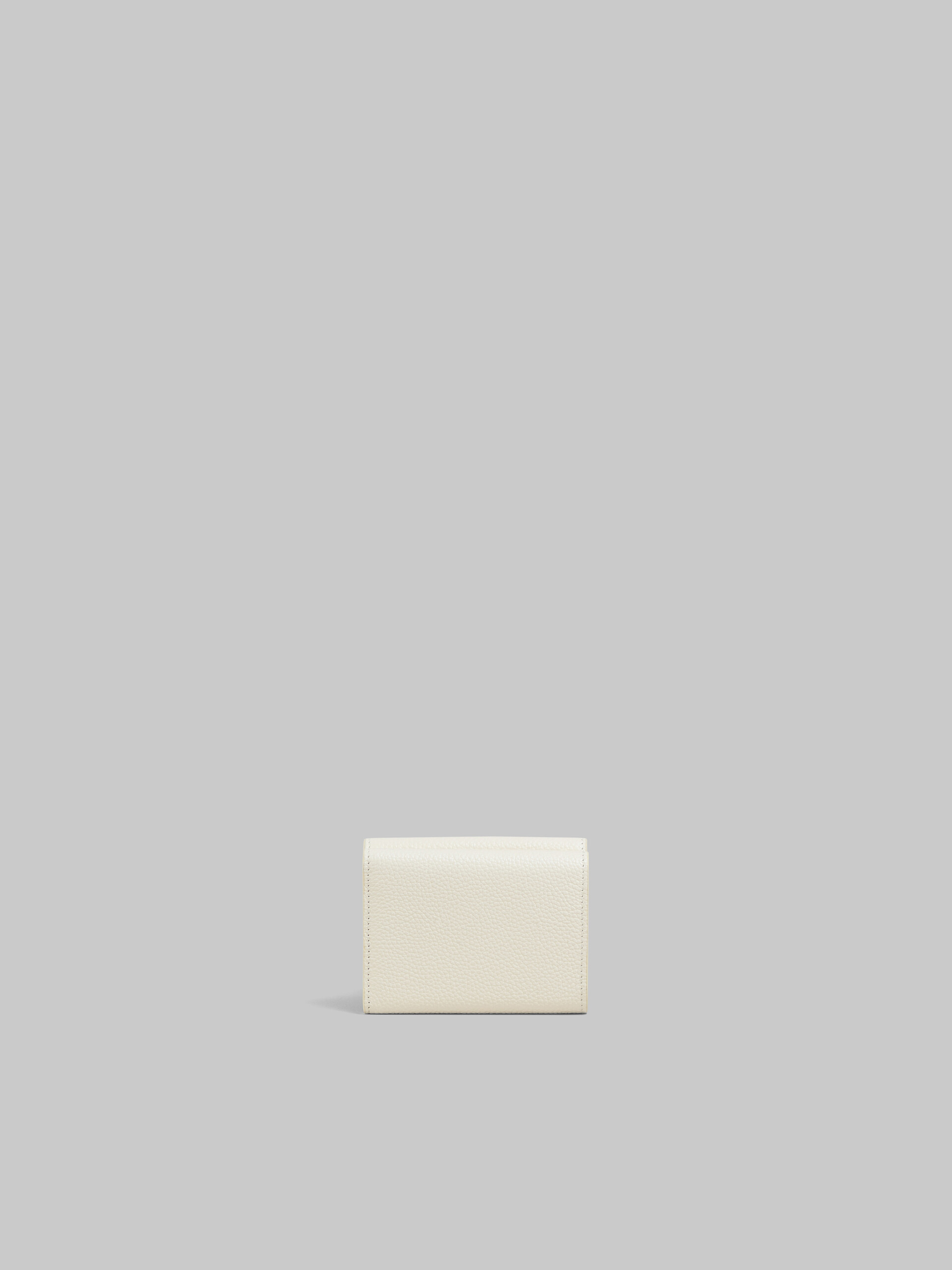 ブラック レザー メンディング 三つ折りウォレット - 財布 - Image 3