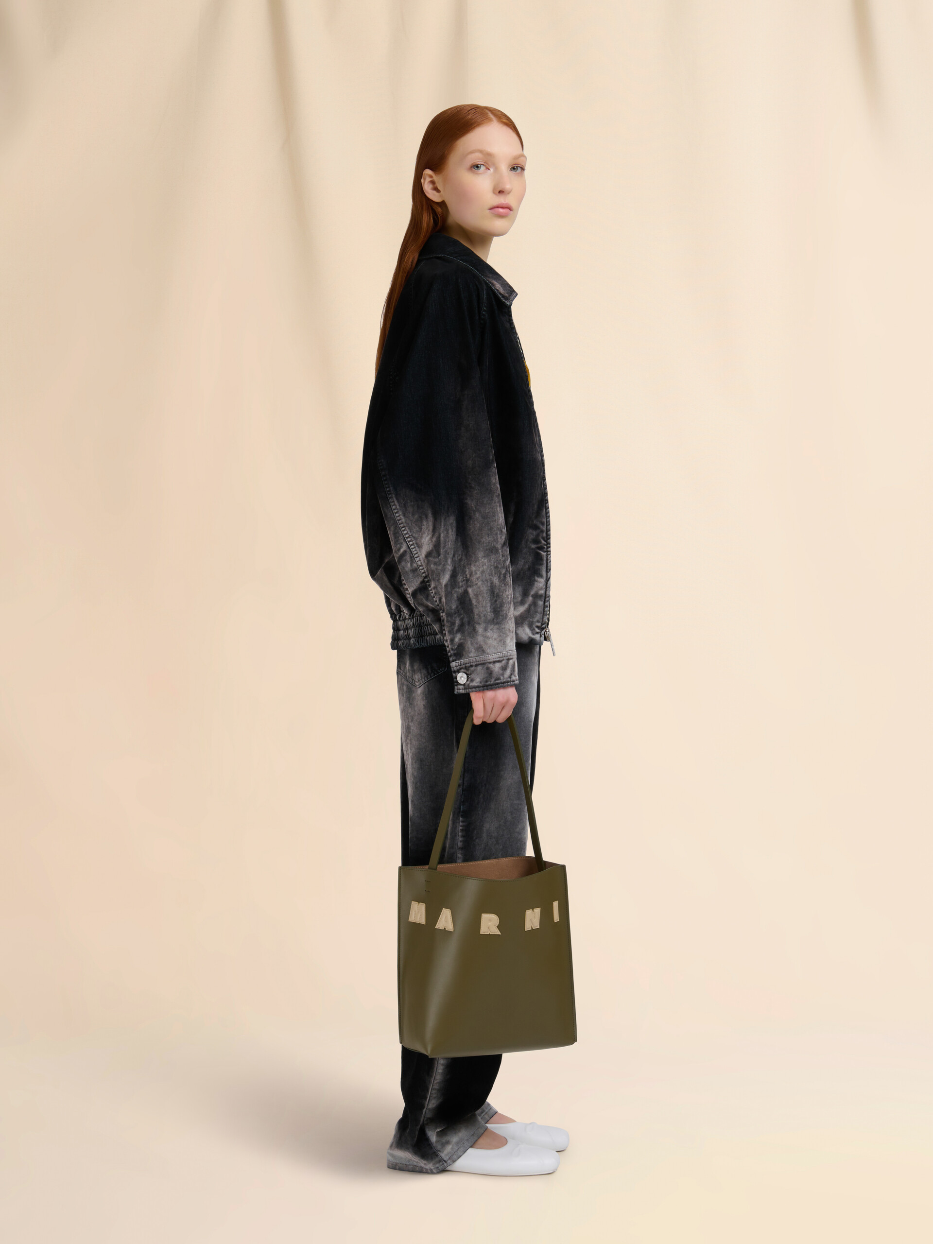 MARNI レザー製パッチ付き Museo スモールホーボーバッグ MARNI - パッチ付き レザー製 Museo スモールホーボーバッグ