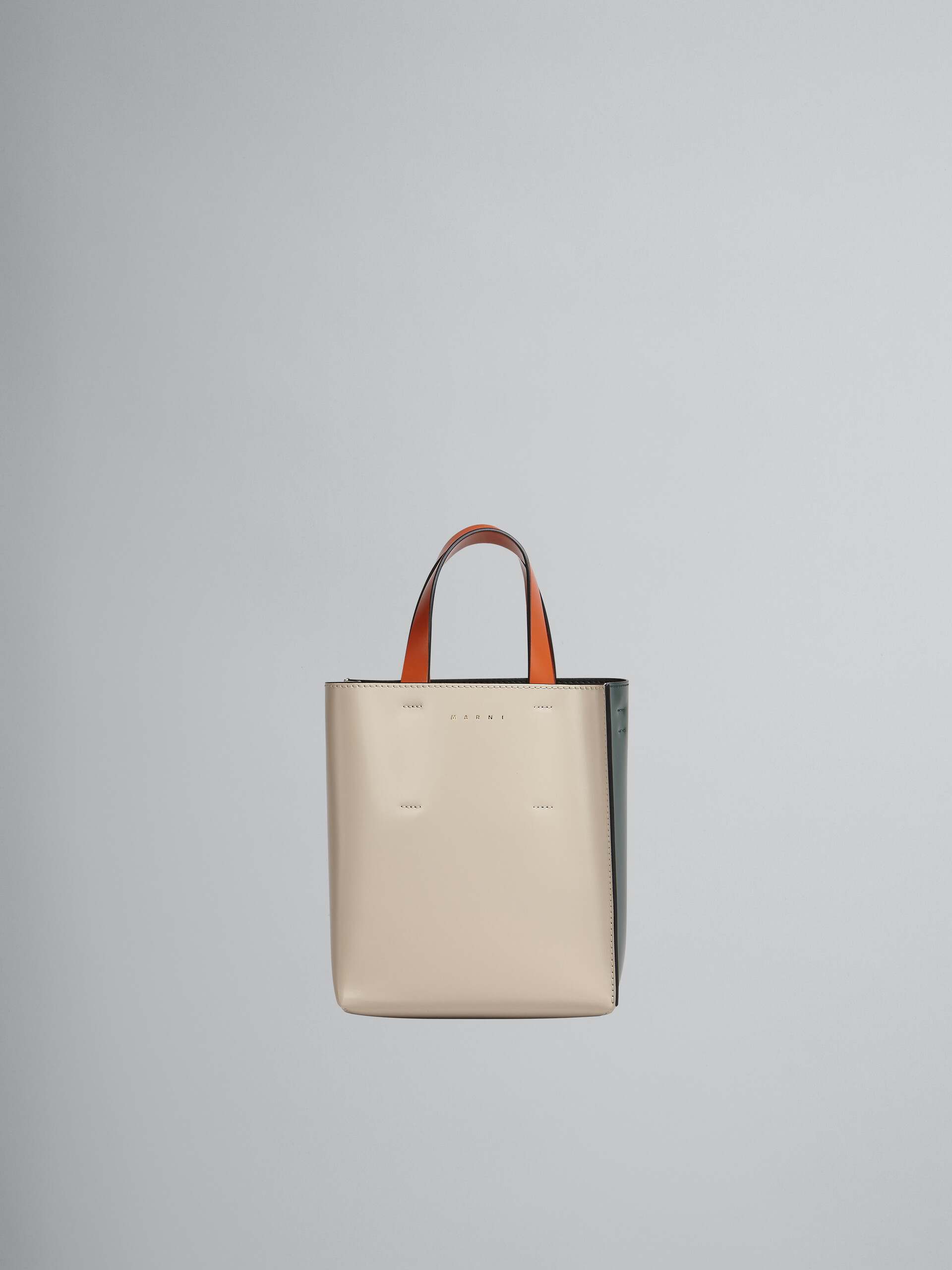 Bi-coloured MUSEO bag in shiny calfskin with shoulder strap