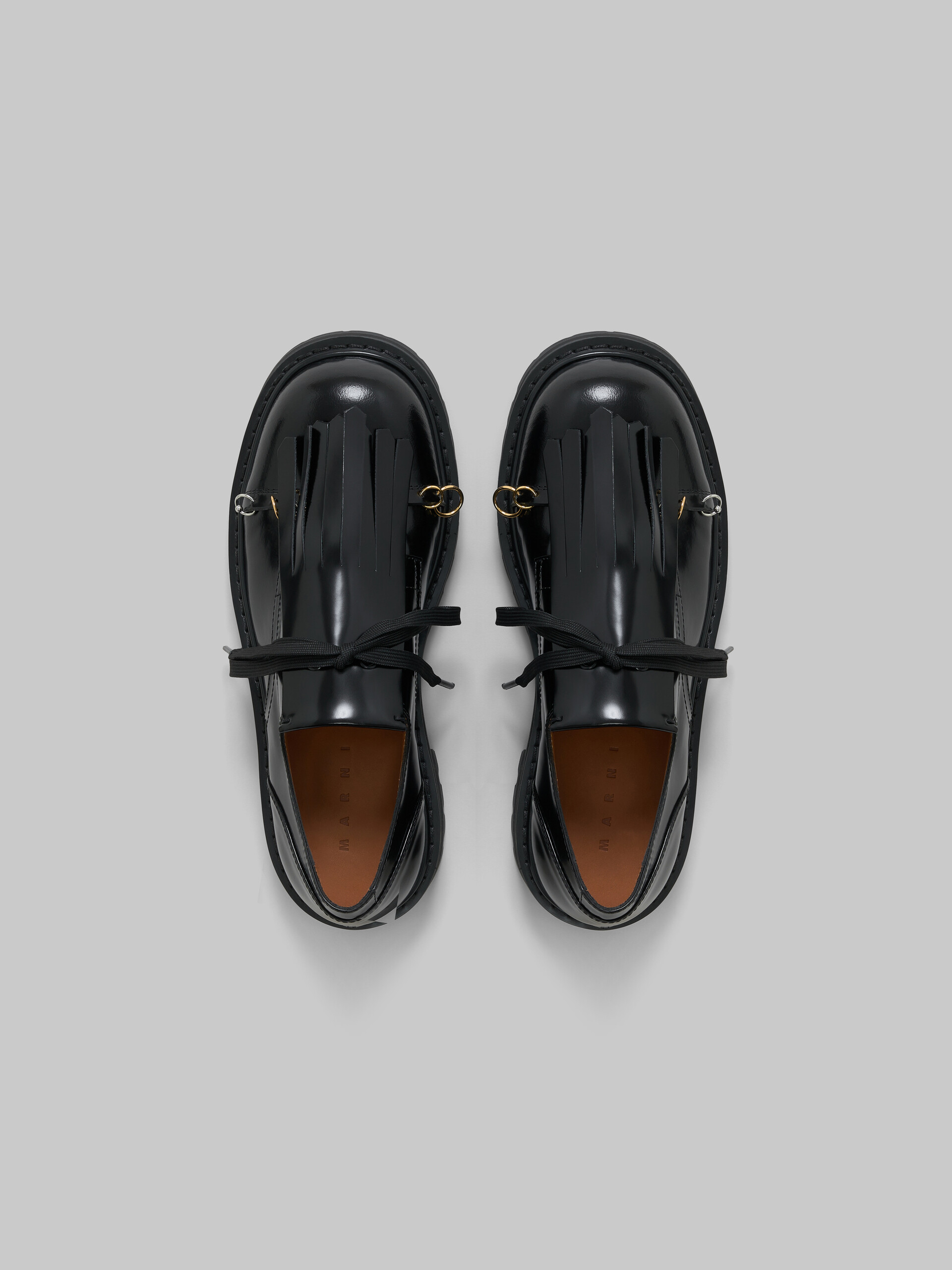 ブラック レザー製 マキシフリンジ付き Dada ダービー シューズ | Marni