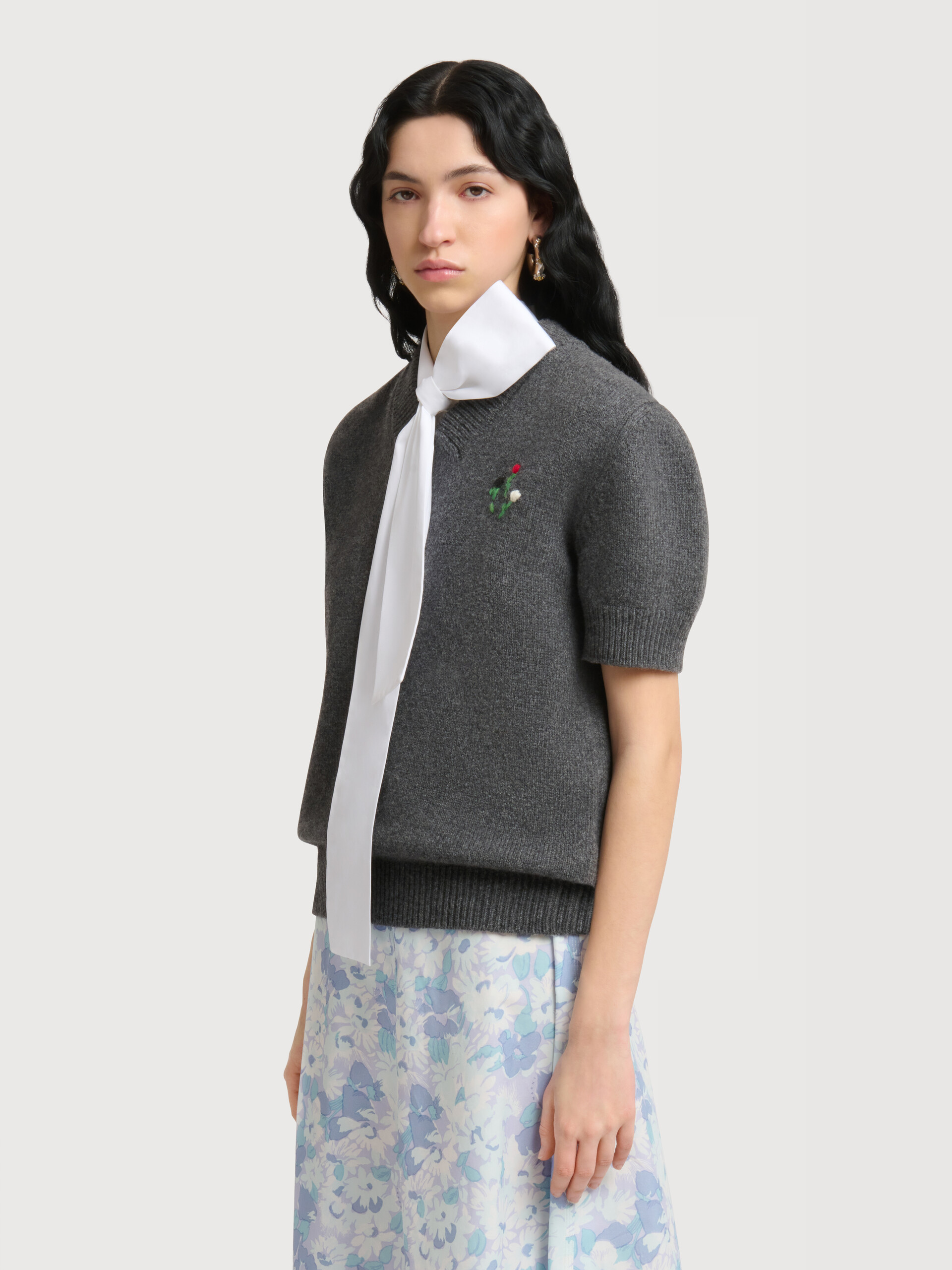 Grey wool-cashmere jumper with embroidered flowers - Pullovers - Image 3