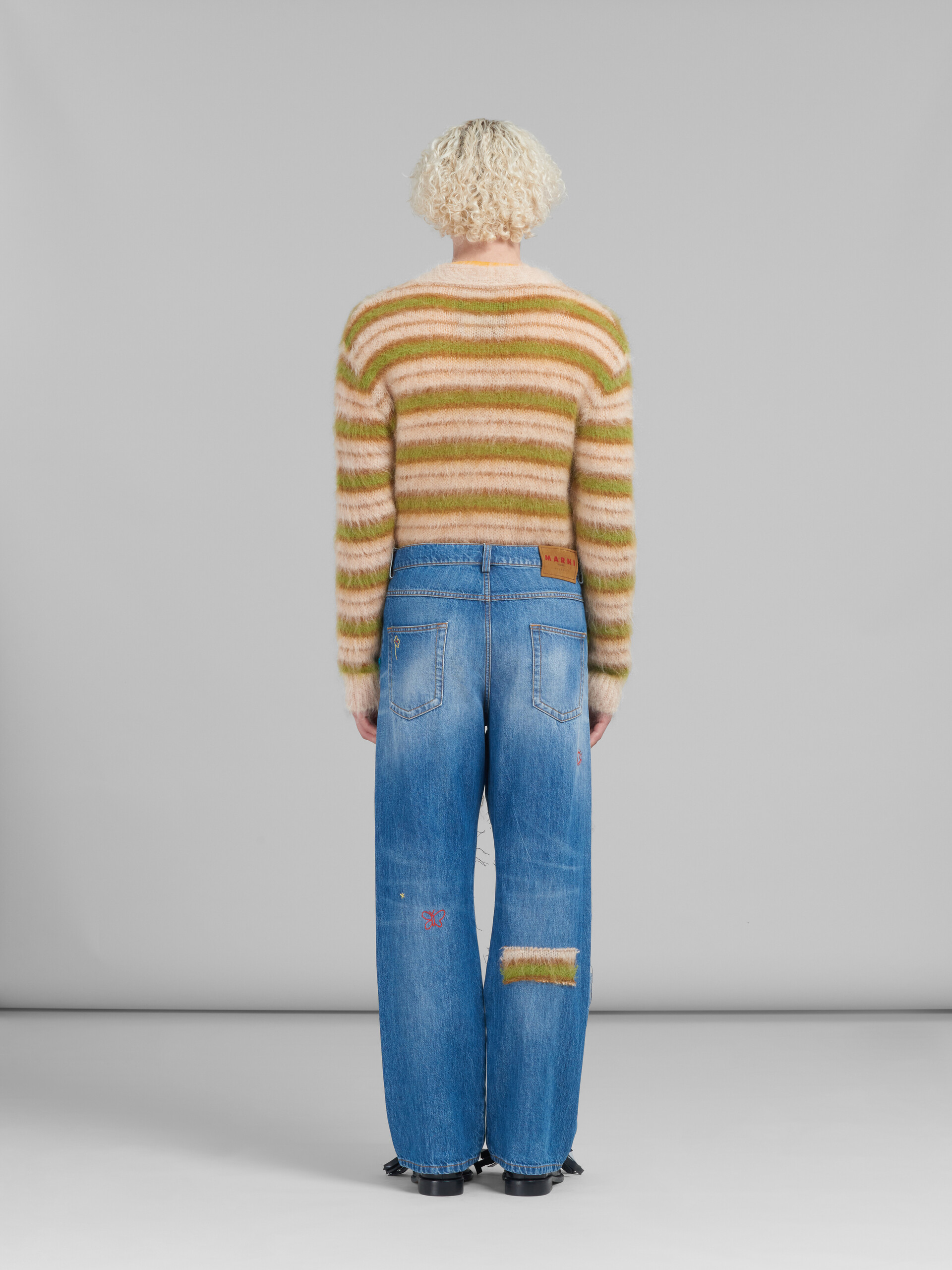 Jeans in denim biologico blu con applicazioni in mohair - Pantaloni - Image 3