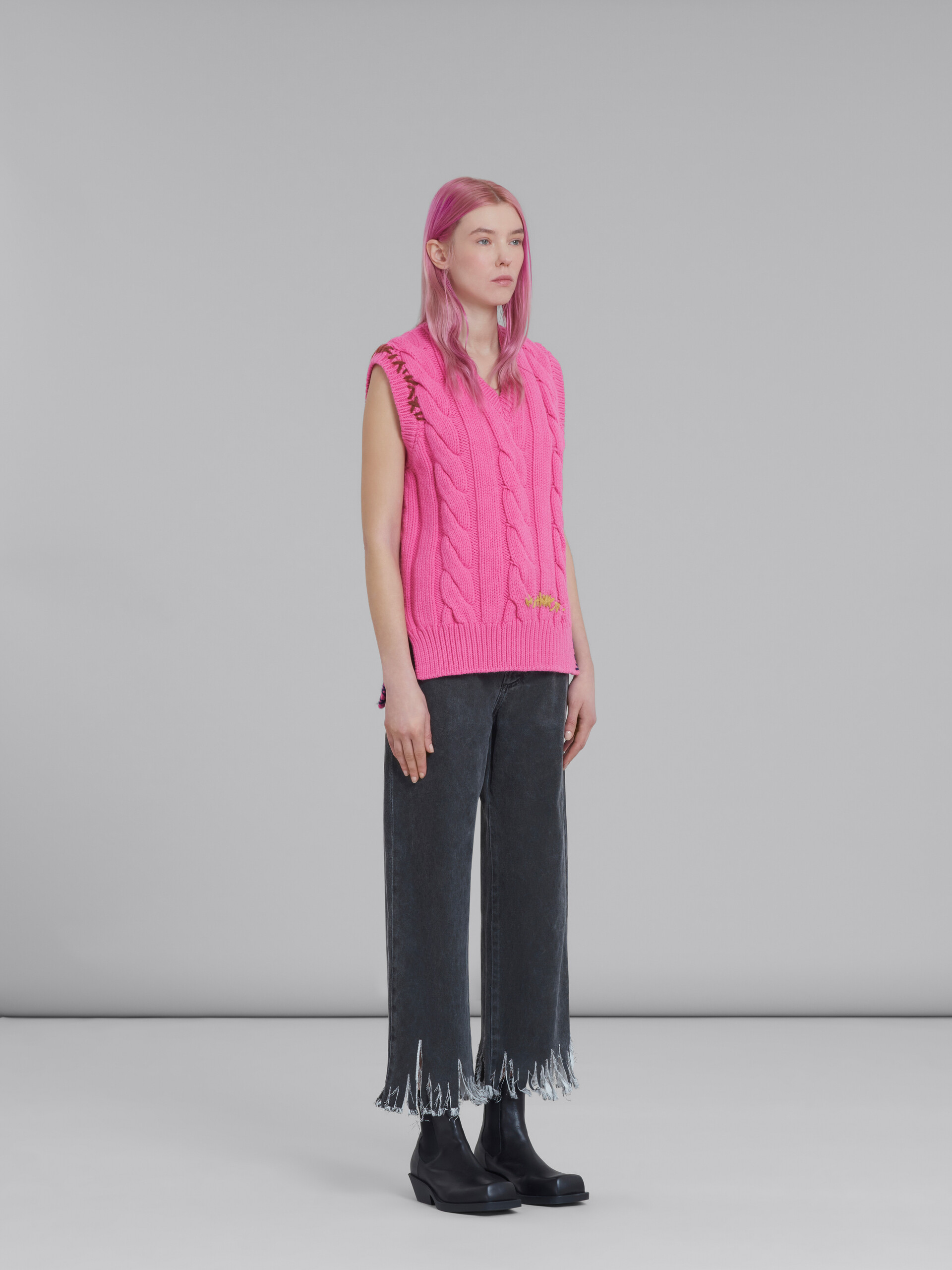 Fuchsia cable-knit vest - Pullovers - Image 5