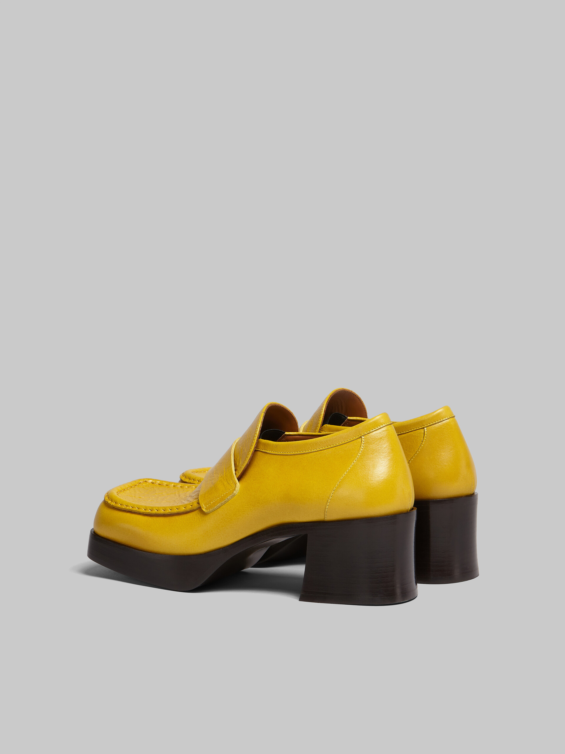 Yellow leather heeled loafer - Mocassin - Image 3