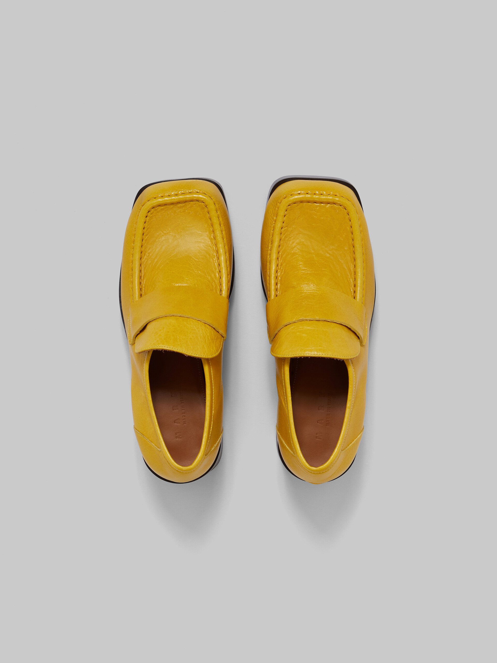 Yellow leather heeled loafer - Mocassin - Image 4