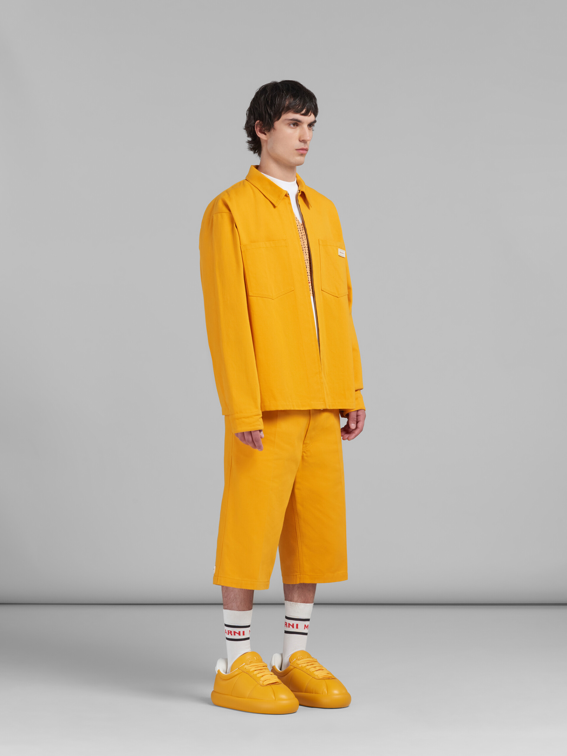 Orangefarbene Hemdjacke mit Reißverschluss aus Gabardine - Hemden - Image 6