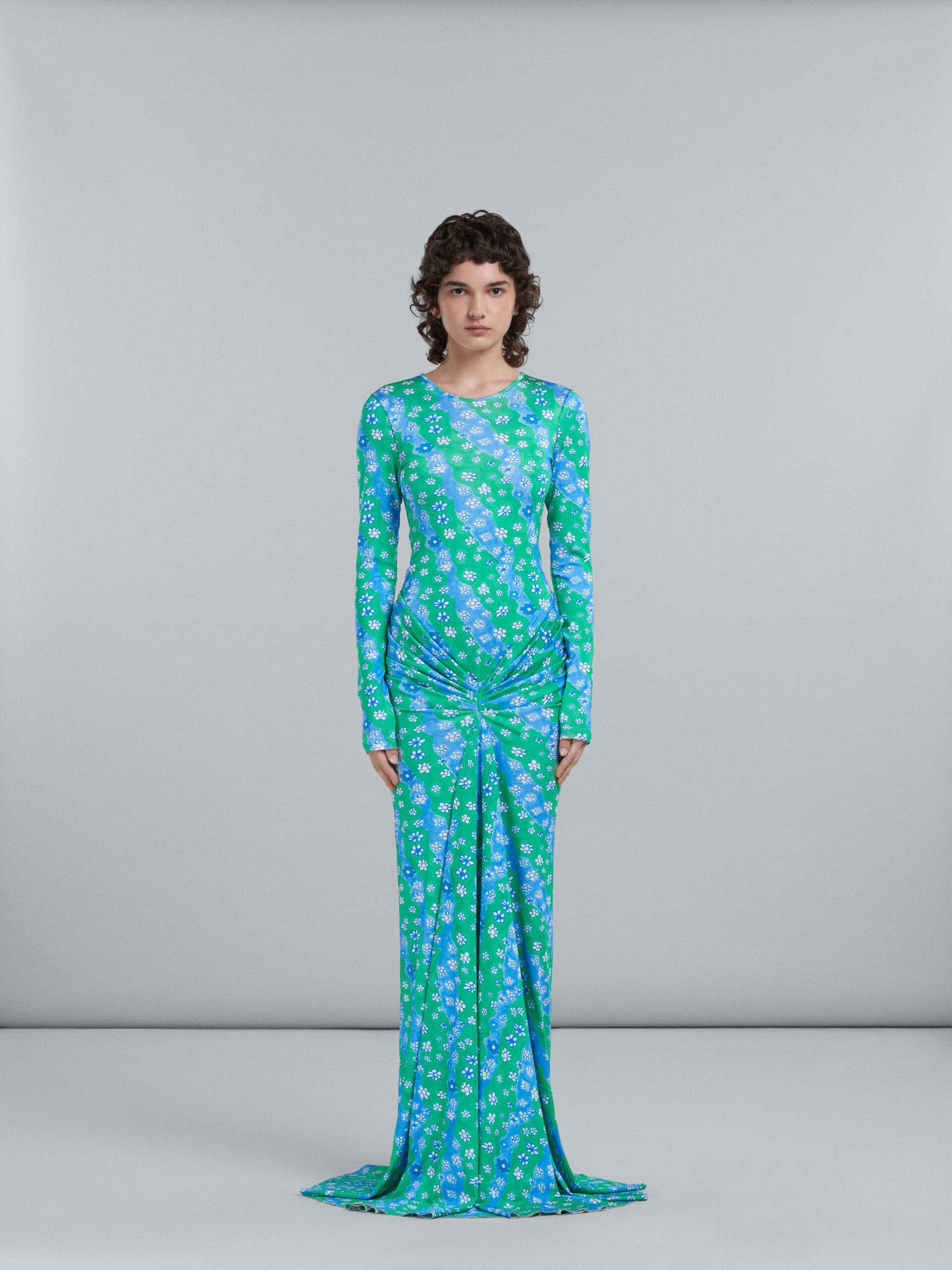 Long dress in fluid printed jersey - Dresses - Image 2