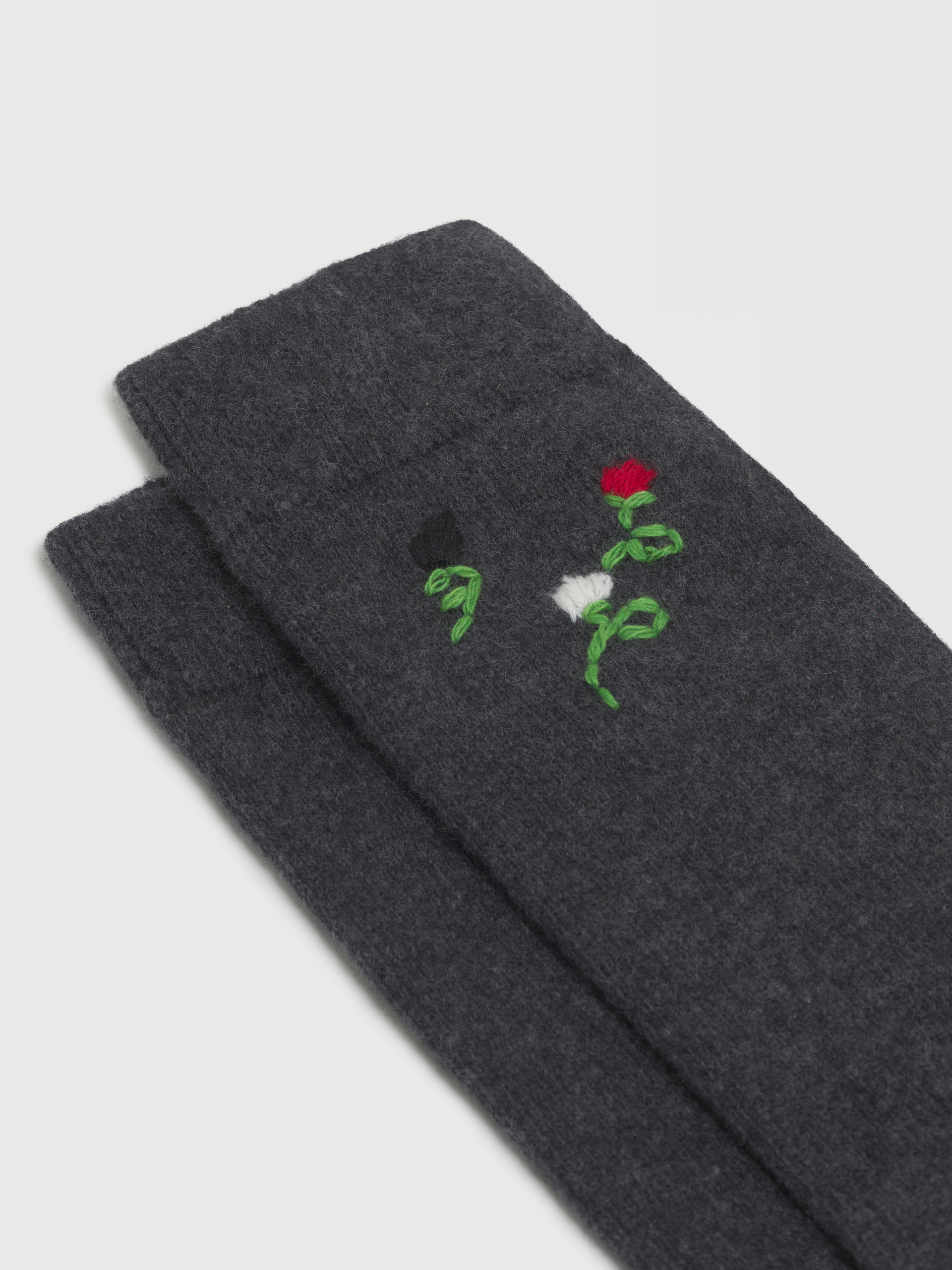 Grey wool-cashmere socks with flower embroidery - Socks - Image 2