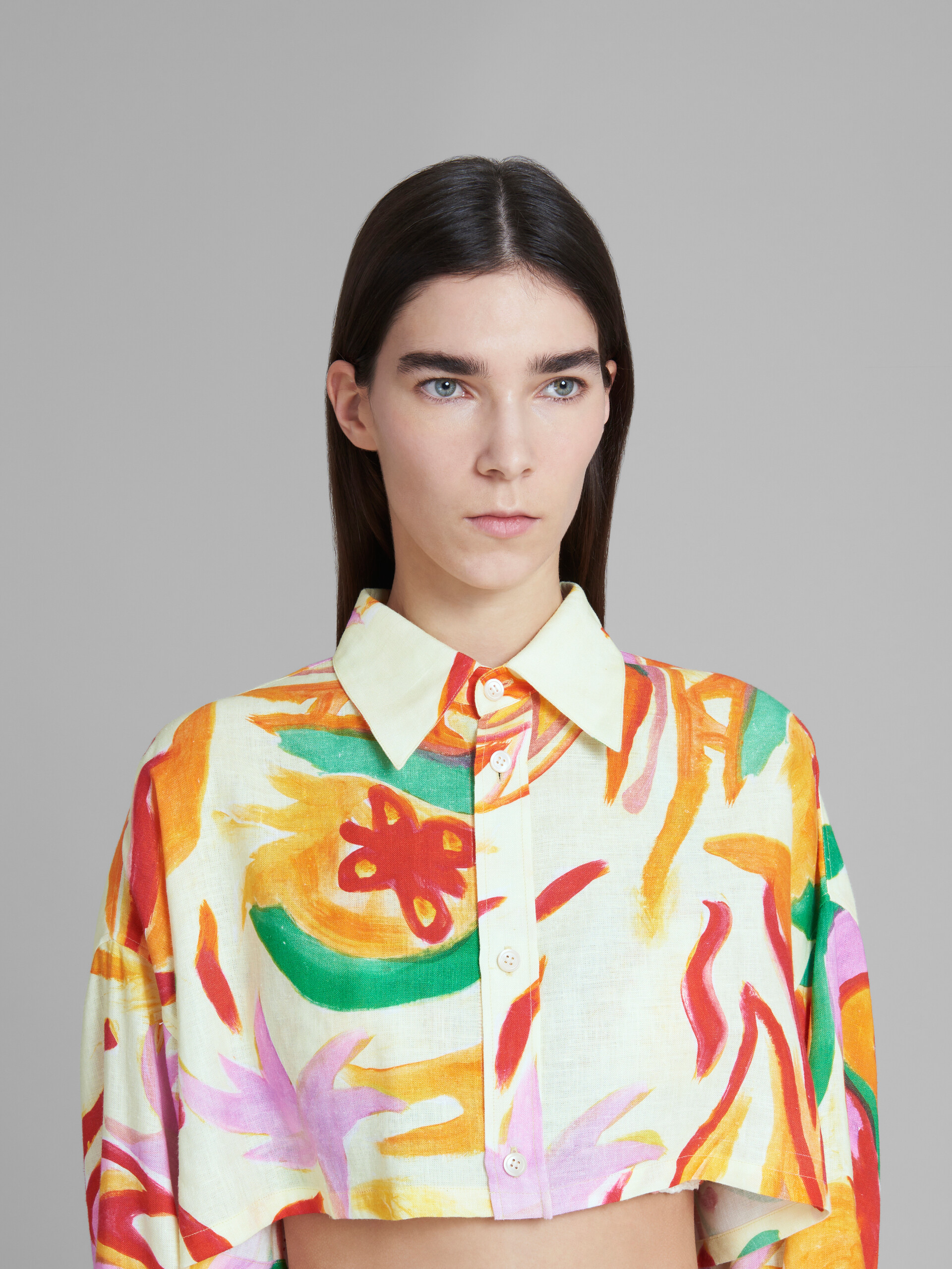 Marni x No Vacancy Inn - Cropped linen-viscose cheesecloth shirt with Chippy Blossom print - Shirts - Image 4