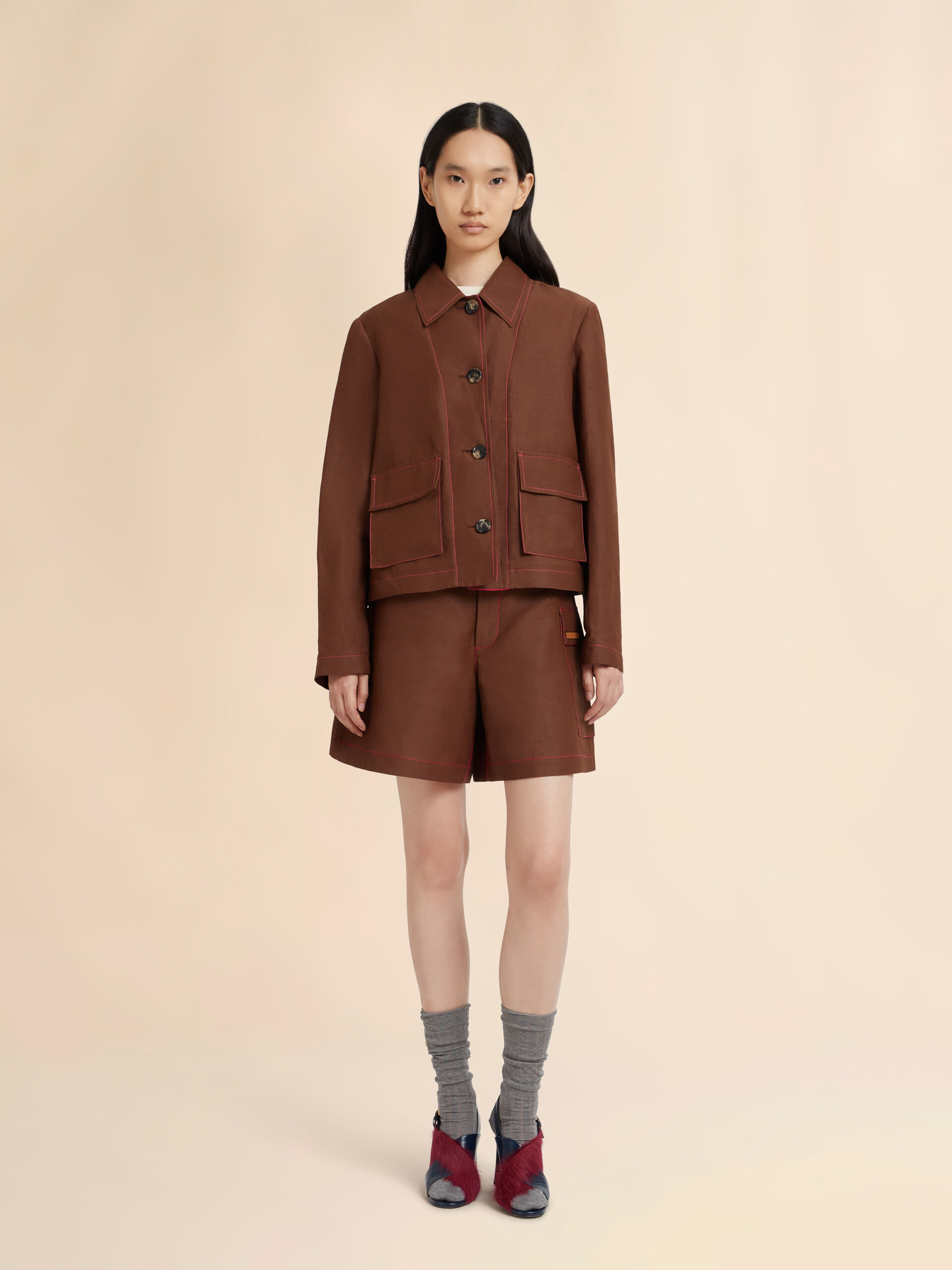 Braune Jacke aus Viskose und Ramie mit Cargotaschen - Jacken - Image 2