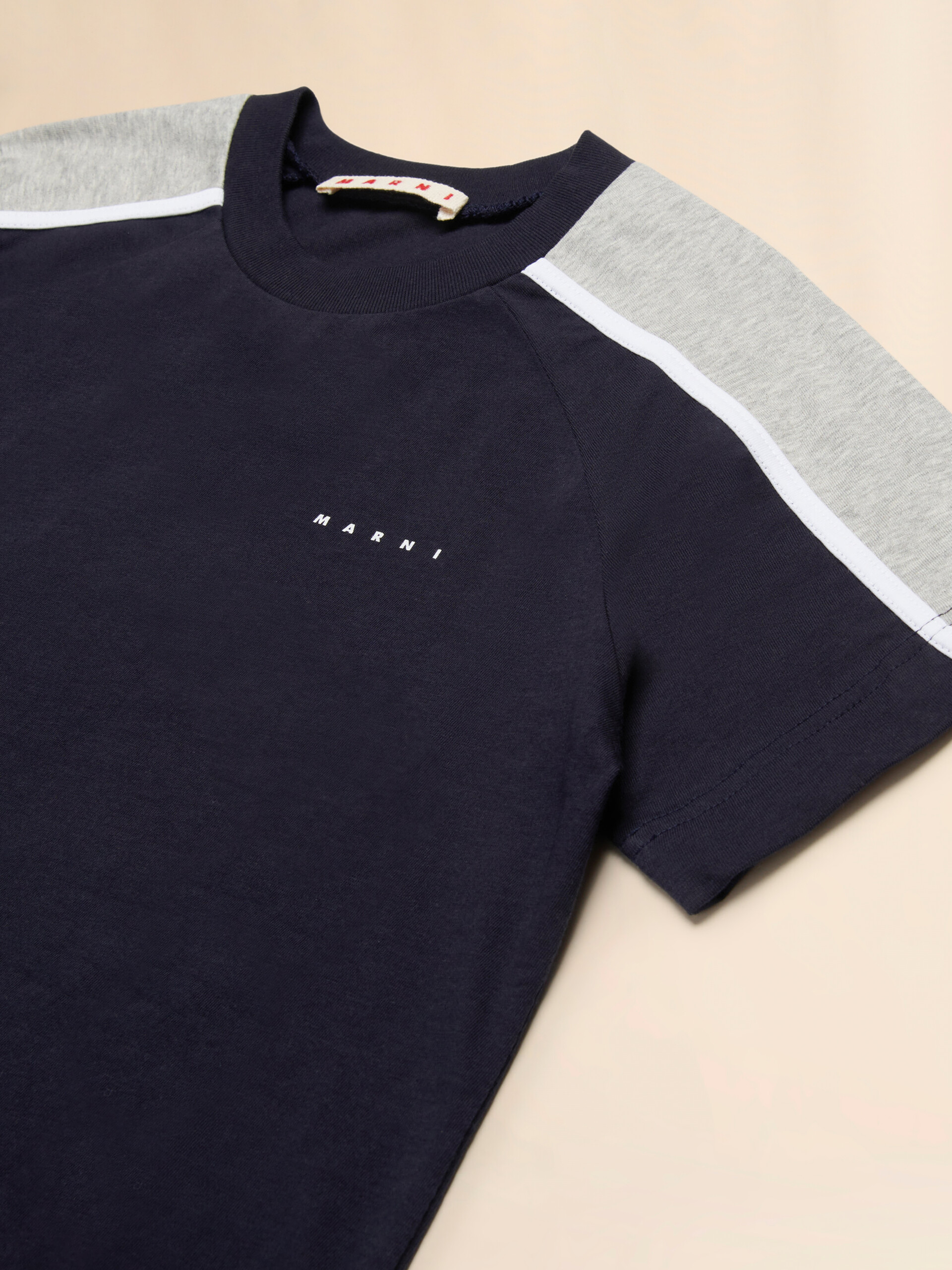 T-shirt with colorblock details - T-shirts - Image 3