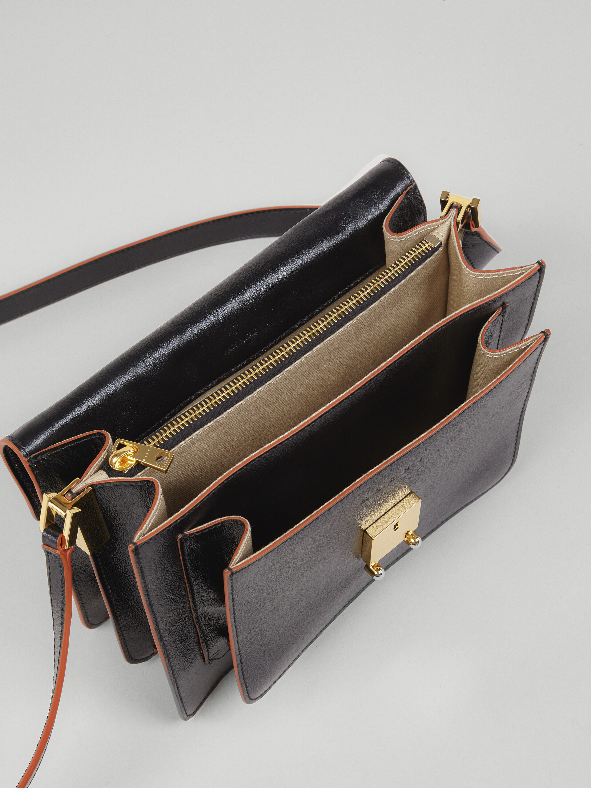 TRUNK SOFT medium bag in black leather - Shoulder Bag - Image 5