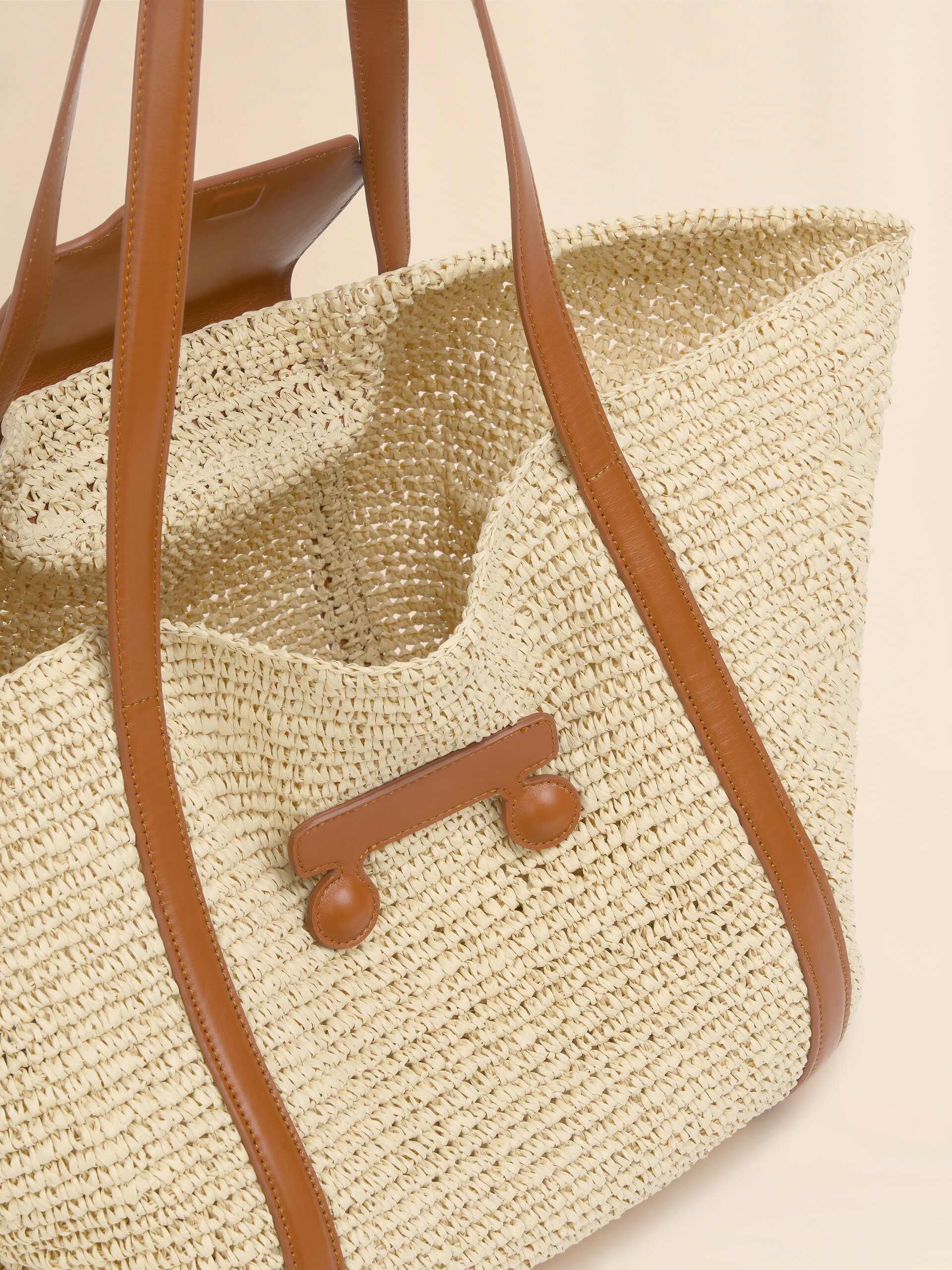 Medium black raffia-effect Trunkaroo beach bag - Shopping Bags - Image 4