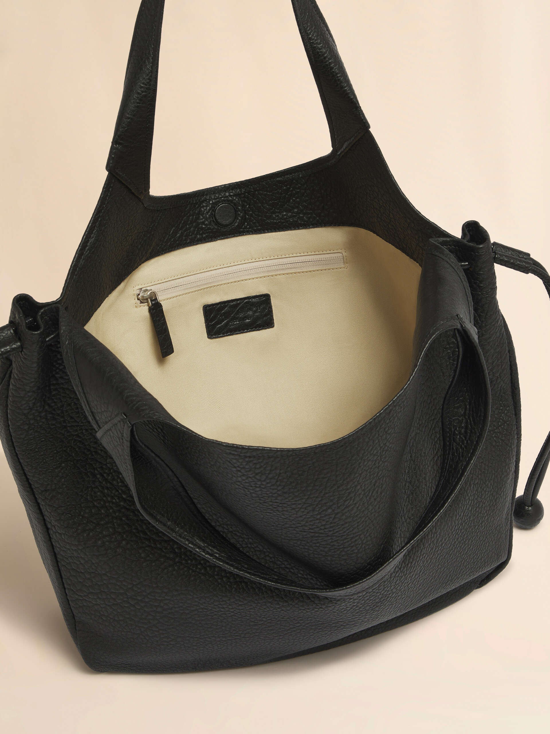 Black leather Trunkaroo Soft medium tote bag - Shoulder Bags - Image 4