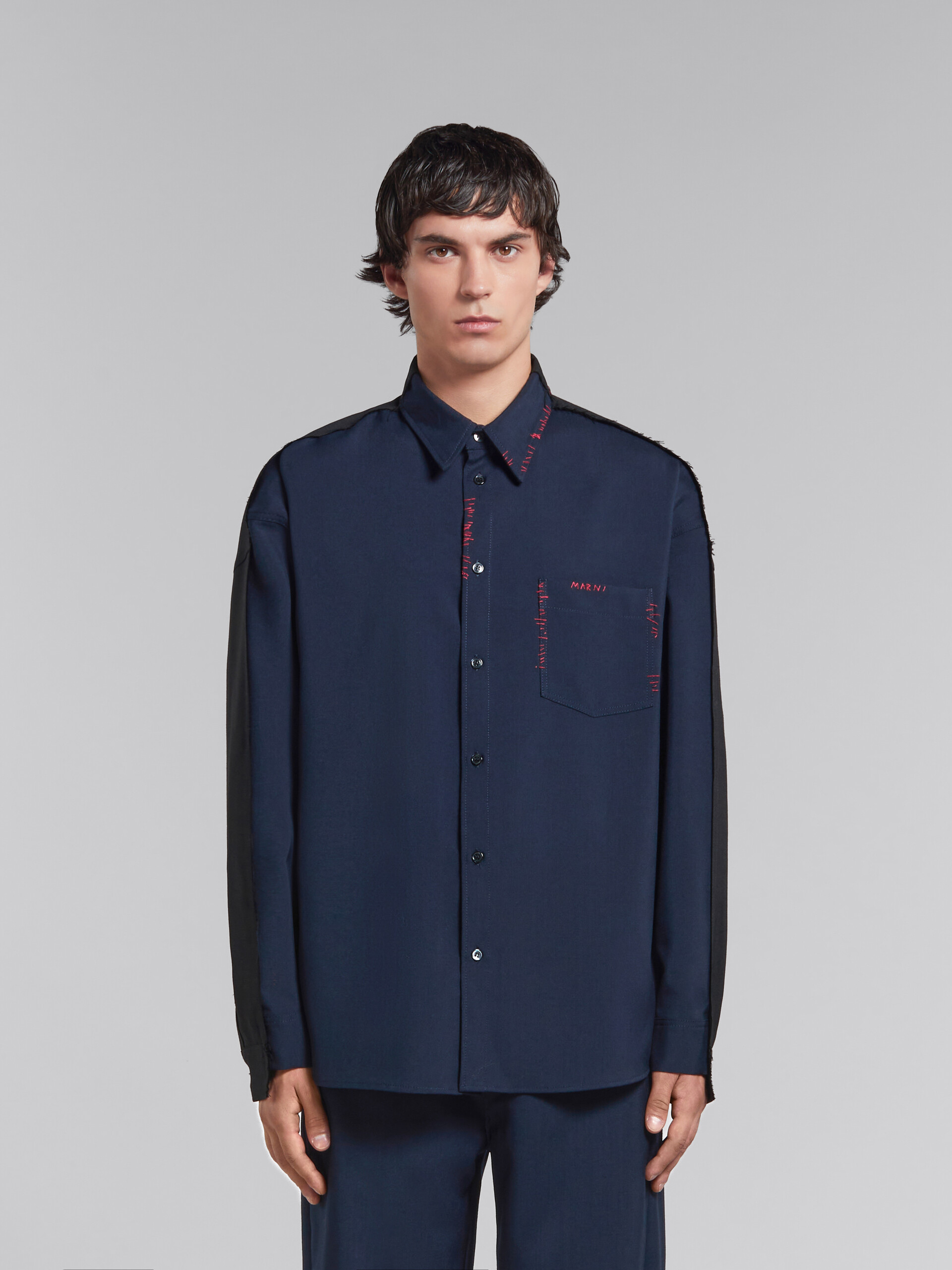 Camisa de lana tropical azul con espalda en contraste - Camisas - Image 2
