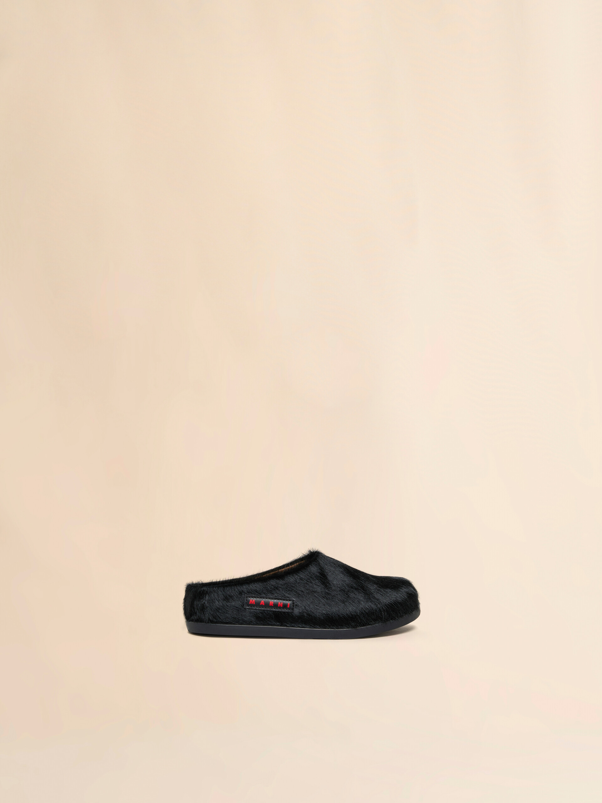 Black pony hair Fussbett sabot - Sneakers - Image 1