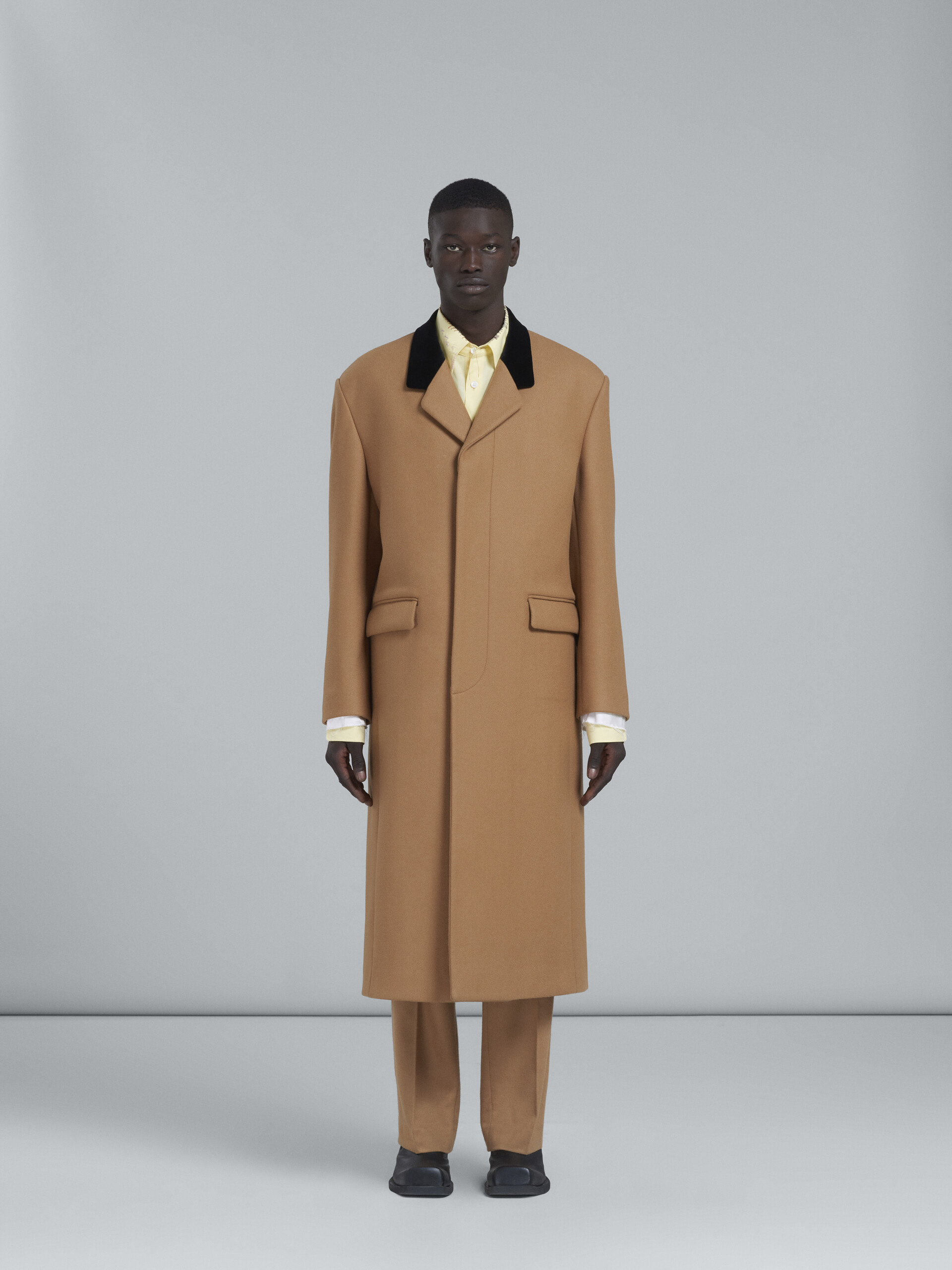 Brown wool coat with velvet collar - Coats - Image 2