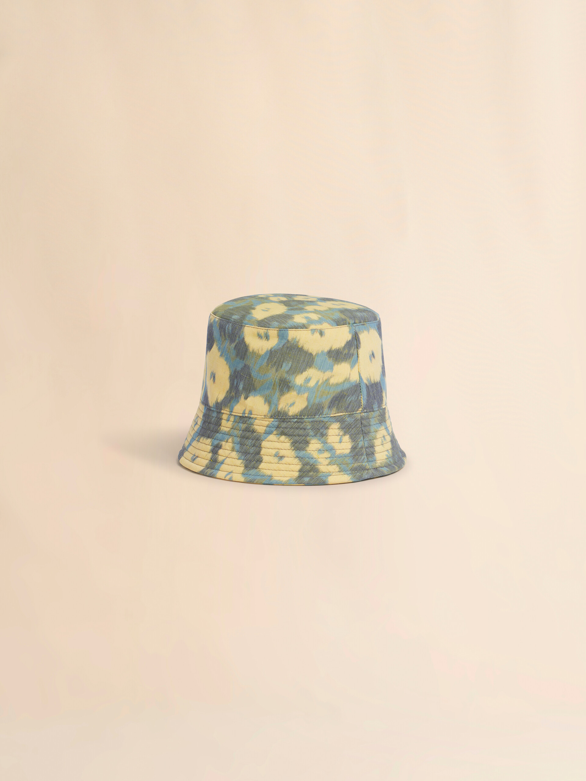 Sombrero tipo pescador en mezcla de lino verde con un estampado floral difuminado - Sombrero - Image 3