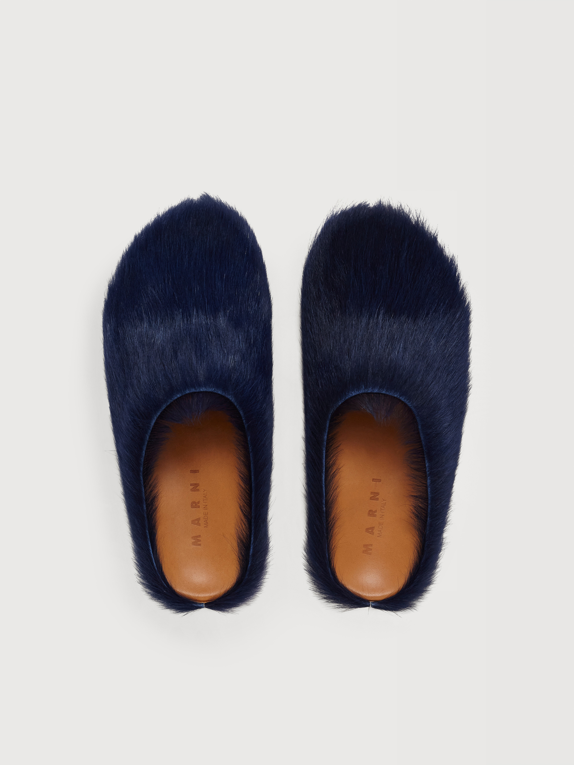 Deep blue long haircalfskin Fussbett sabot - Clogs - Image 4