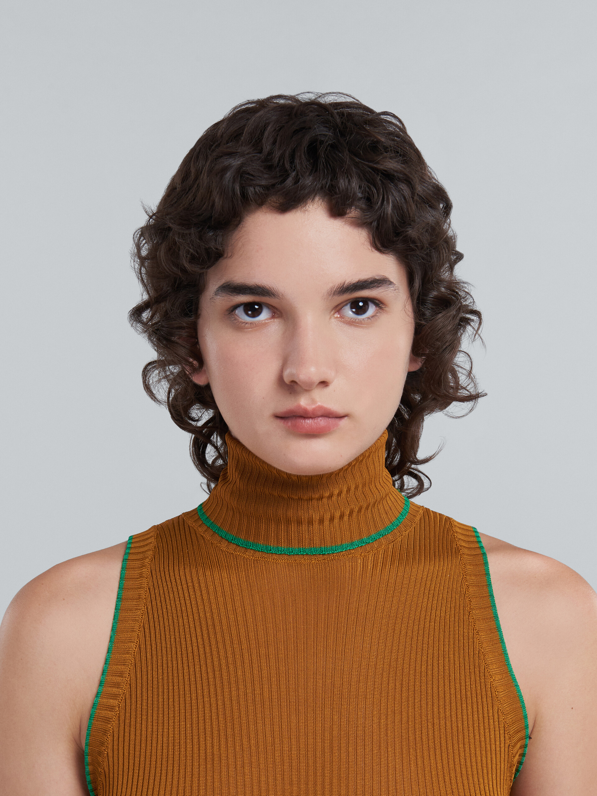 Gold ribbed viscose turtleneck sweater - Pullovers - Image 4