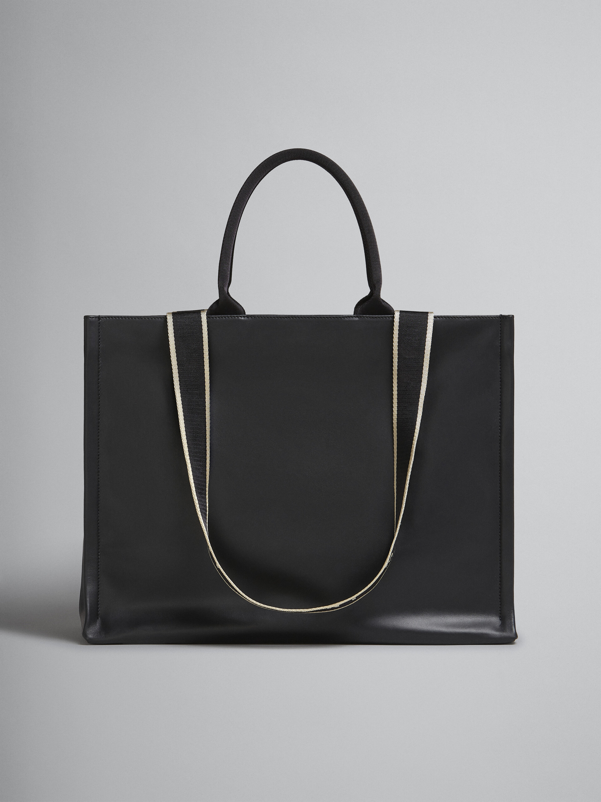 Bey Tote Bag in black leather - Shopping Bags - Image 1