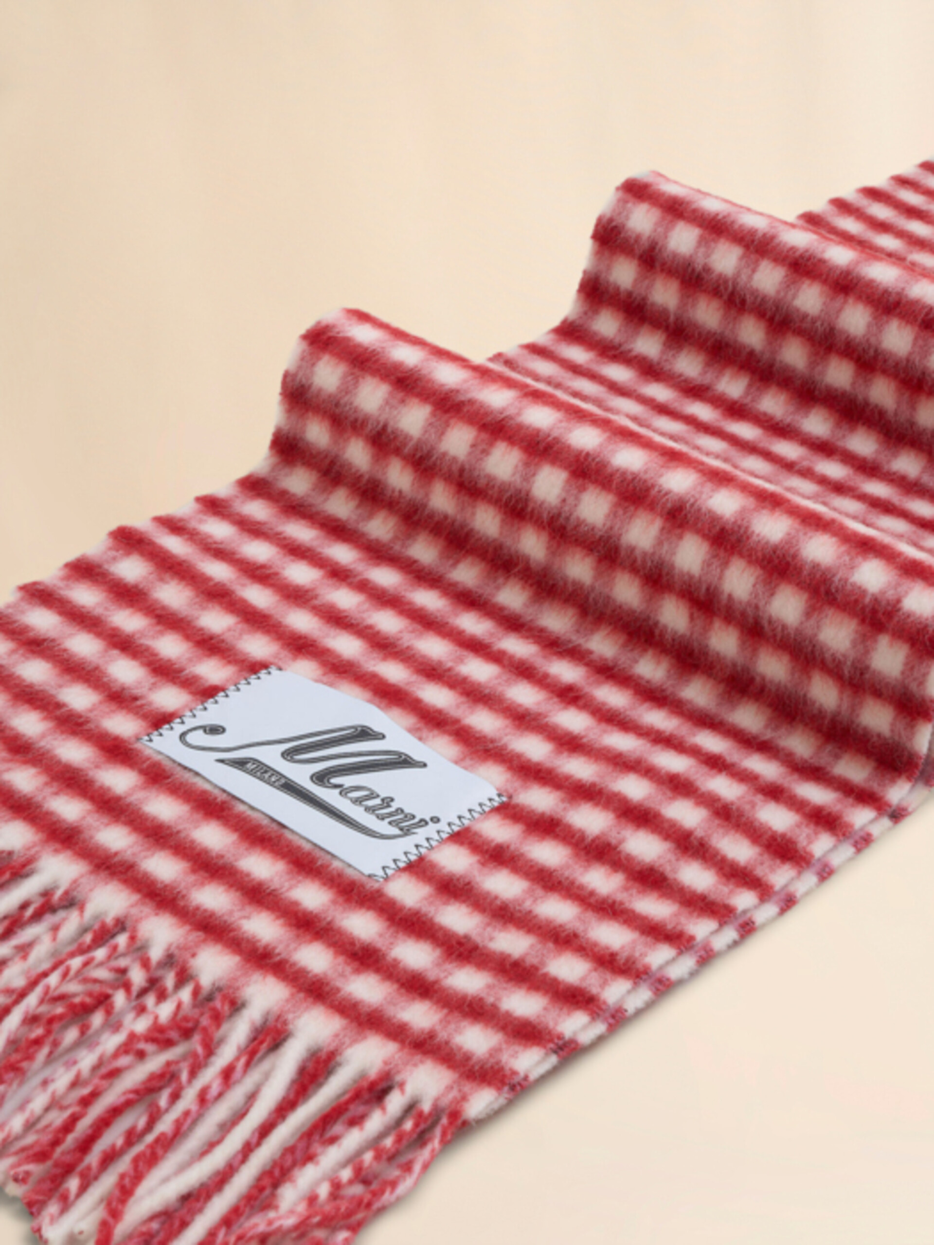 Schwarz-wei&szlig; karierter Schal aus Wolle und Mohair - Schals - Image 2