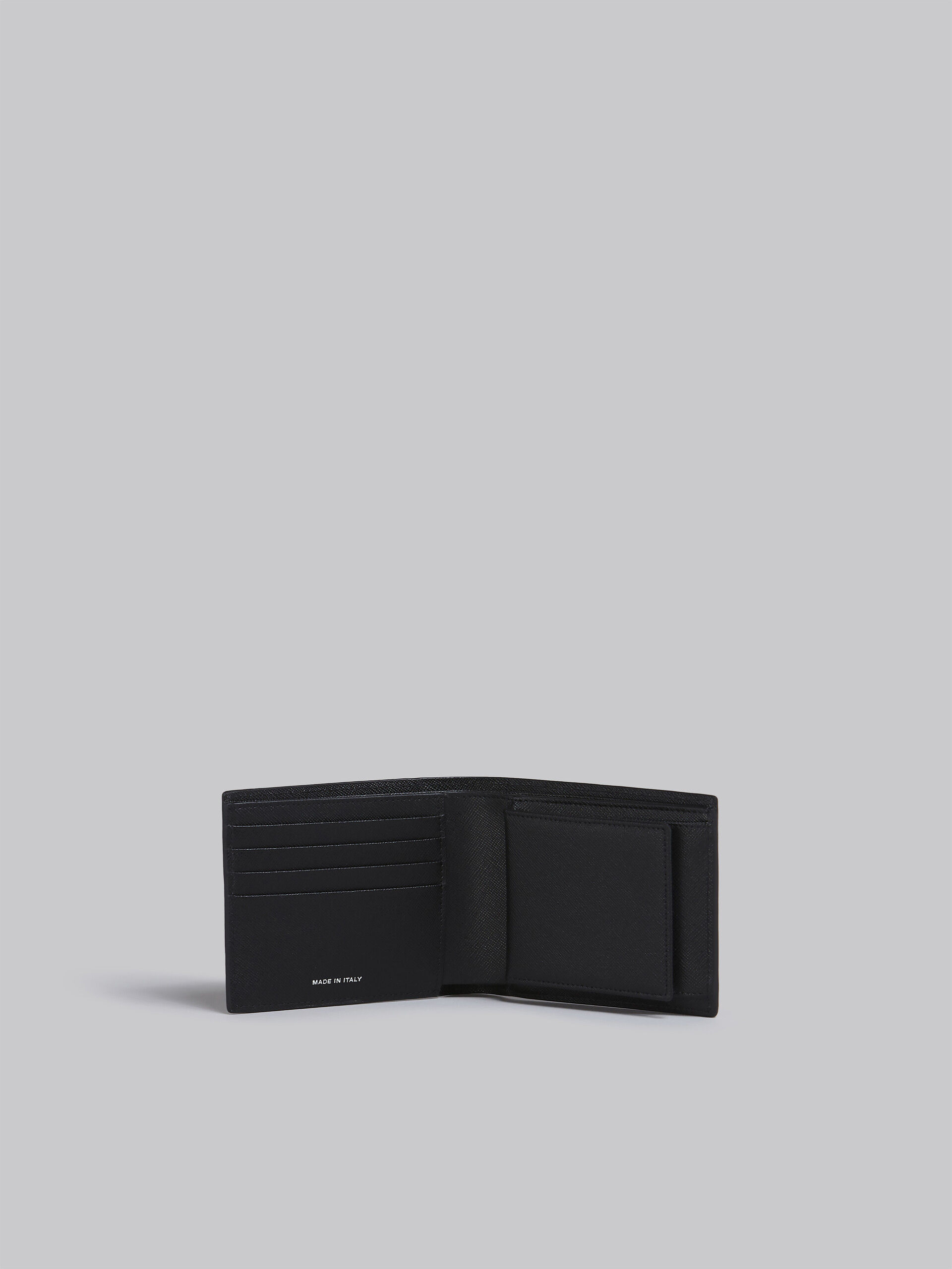 Portafoglio bi-fold YEN e USD in vitello Saffiano marrone e nero - Portafogli - Image 2