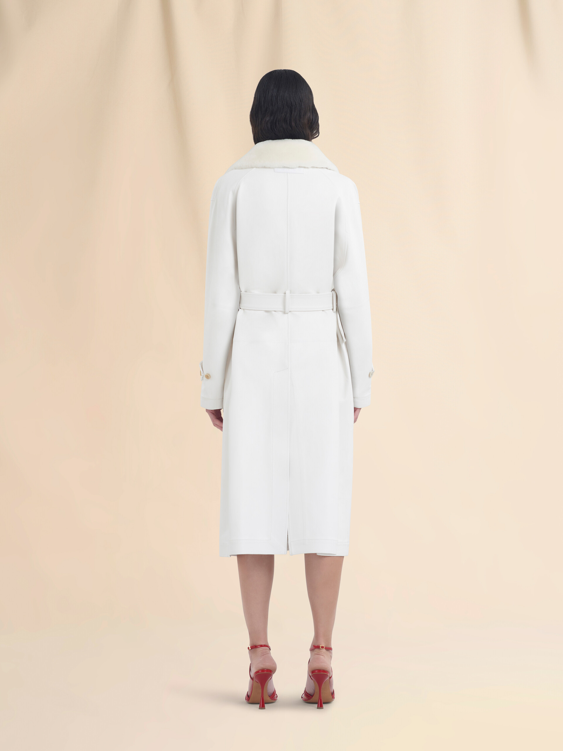 Abrigo de napa blanca con cuello de shearling - Abrigos - Image 3