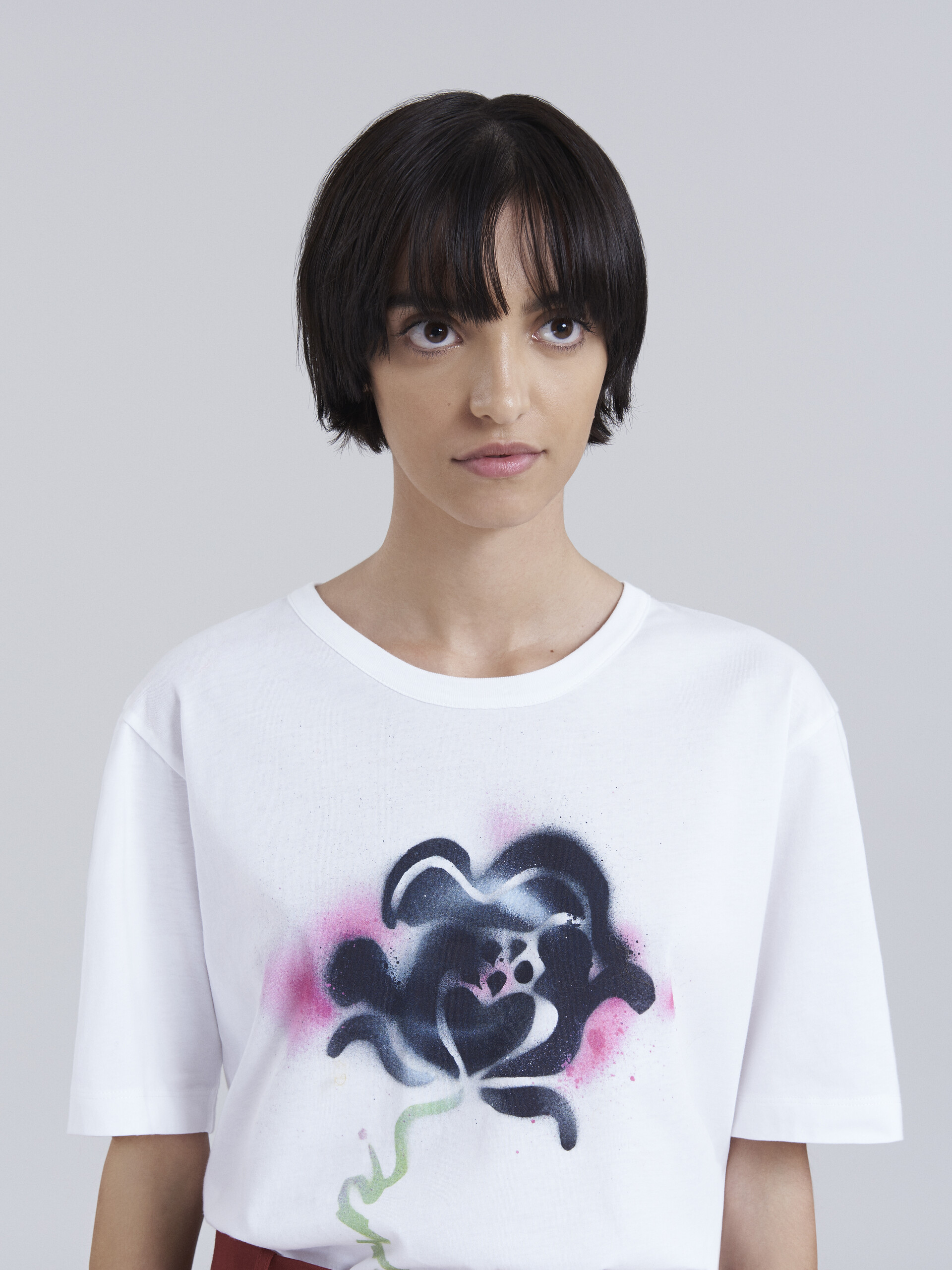 Kurzärmliges T-Shirt aus Baumwolljersey mit Stencil Flower Print - T-shirts - Image 4