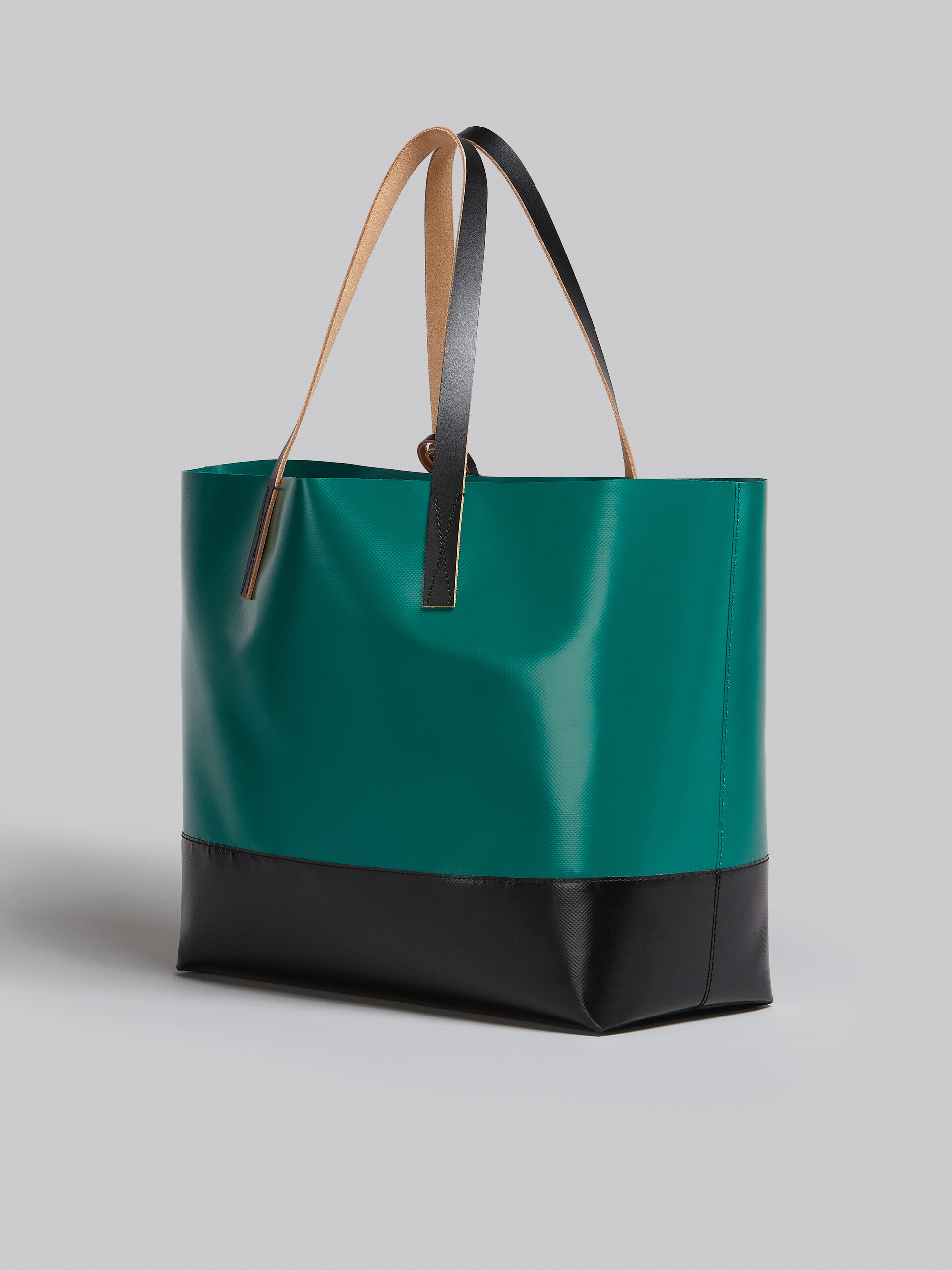 Women's leather tote bags and shopping bags