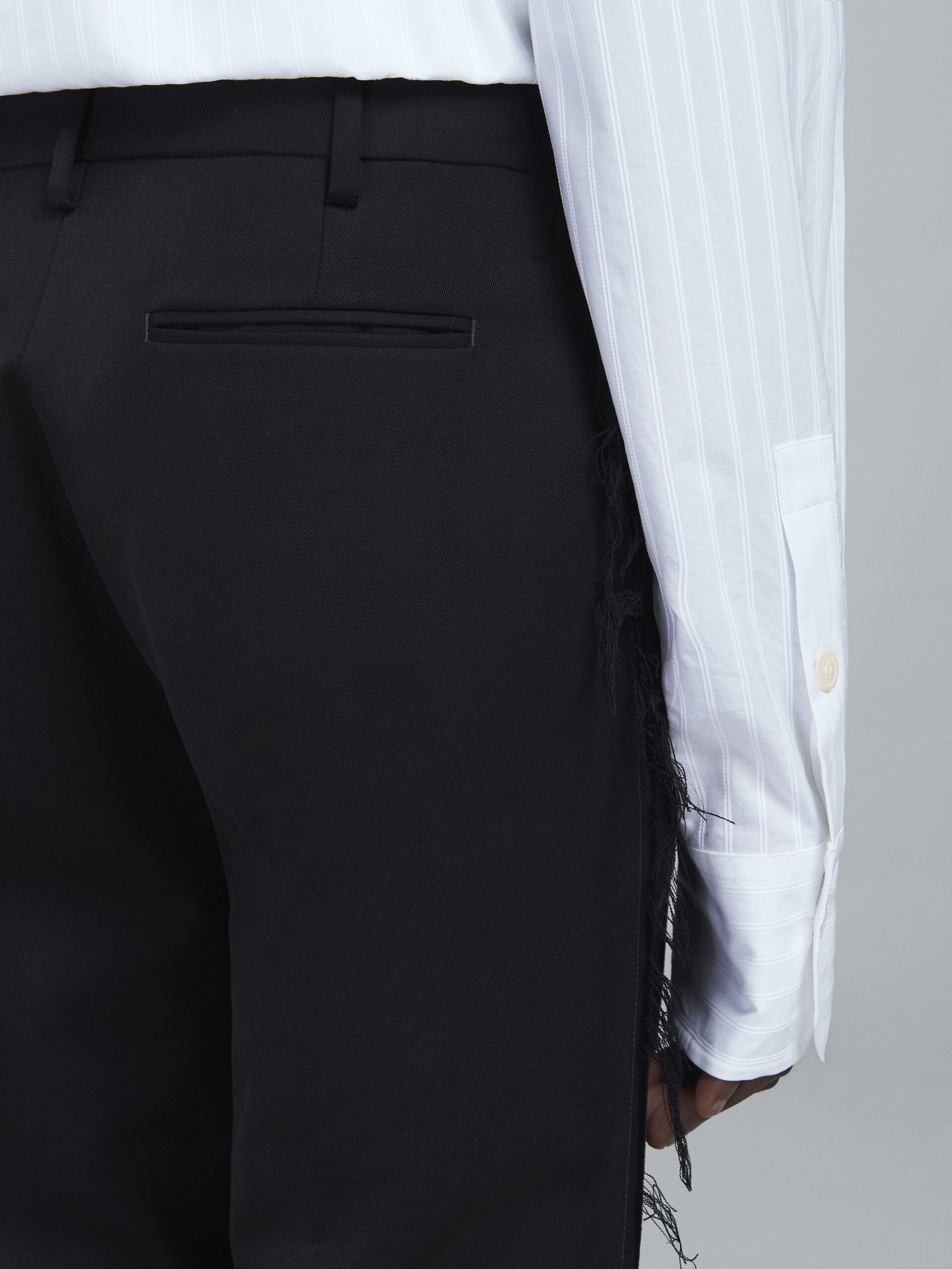 Pantaloni in gabardina di lana neri - Pantaloni - Image 4