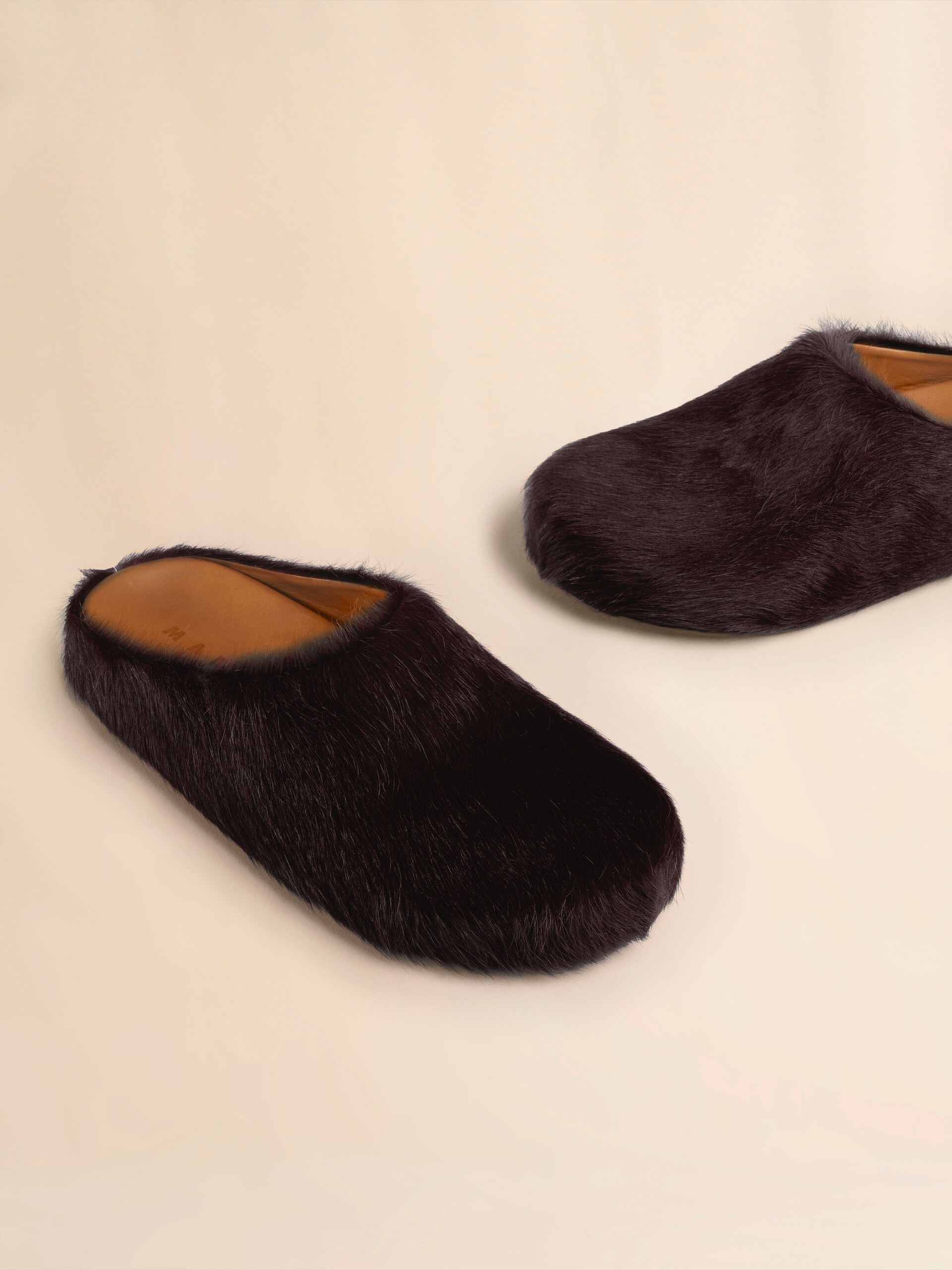 Blue long hair calfskin Fussbett sabot - Clogs - Image 5