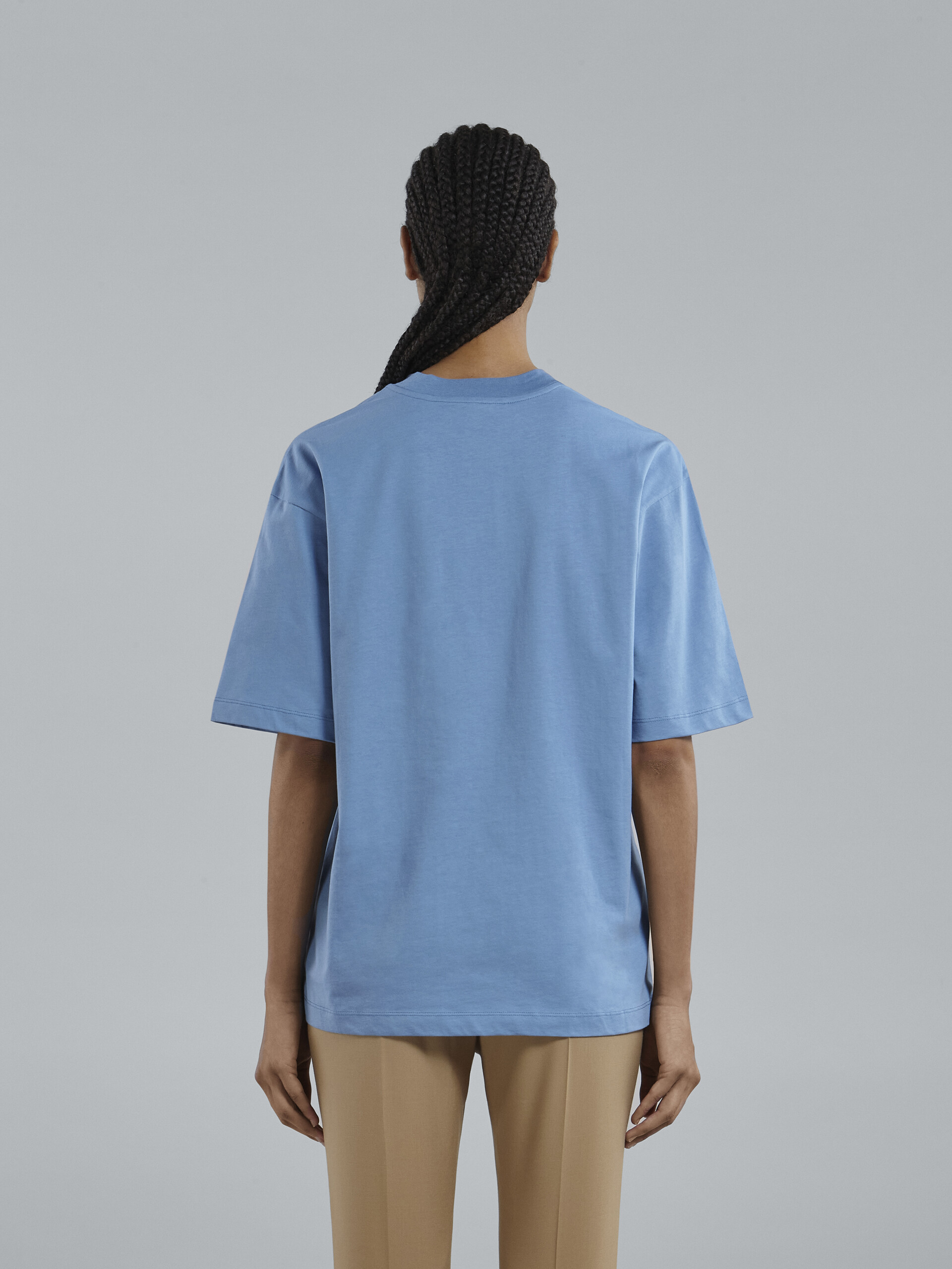 T-shirt en jersey biologique bleu à imprimé logo - T-shirts - Image 3