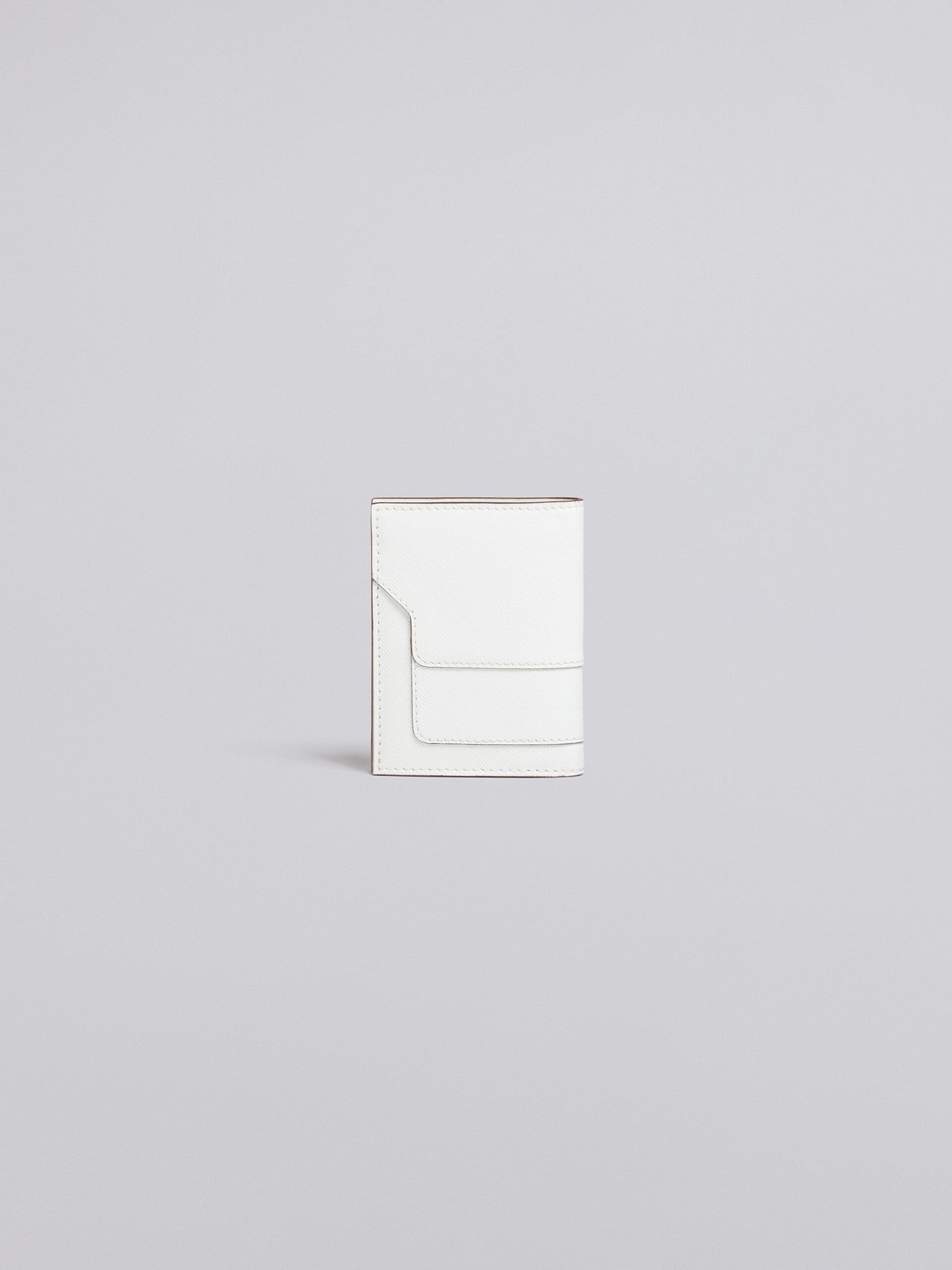 サフィアーノレザー ブラック 二つ折りウォレット - 財布 - Image 3