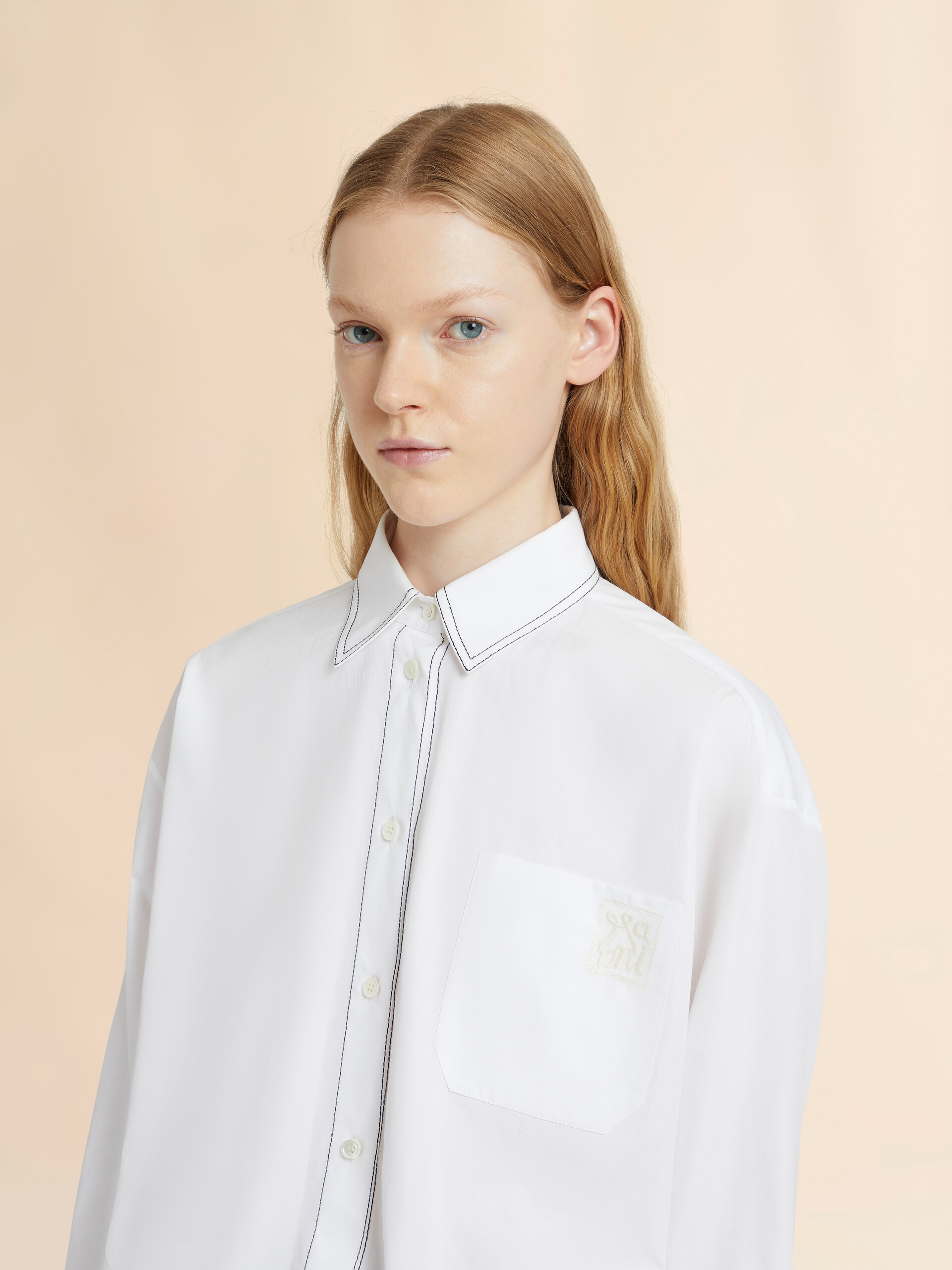 Weißes Popelinehemd mit Kordelzug am Saum - Hemden - Image 4