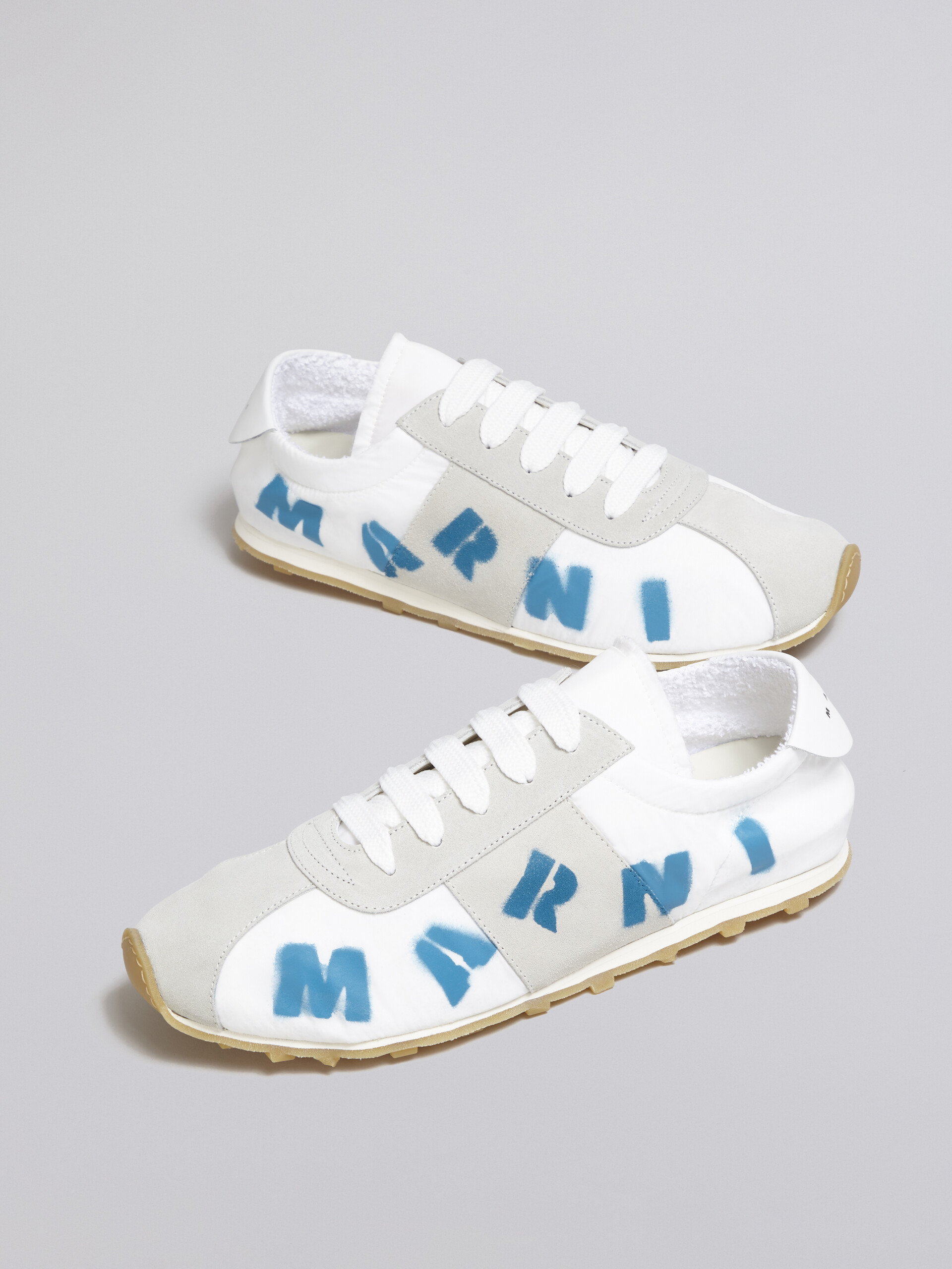 Sneaker in poliammide bianco con logo Marni aerografato - Sneakers - Image 5