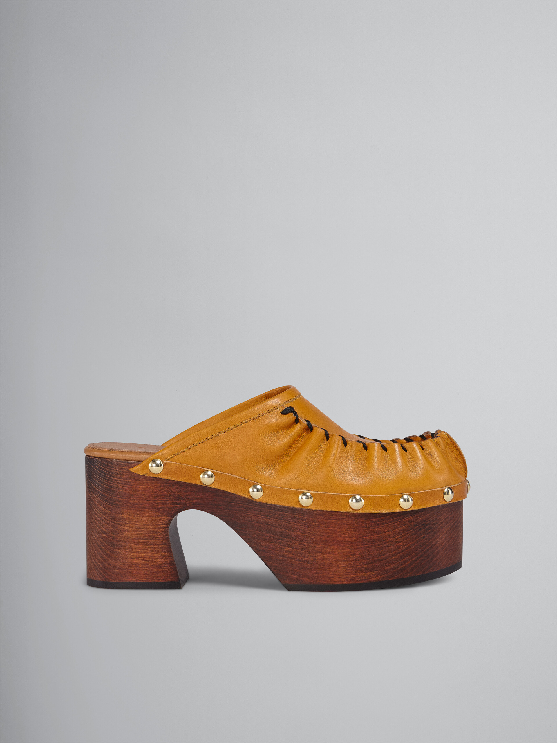 Vegetable-tanned leather sabot - Clogs - Image 1