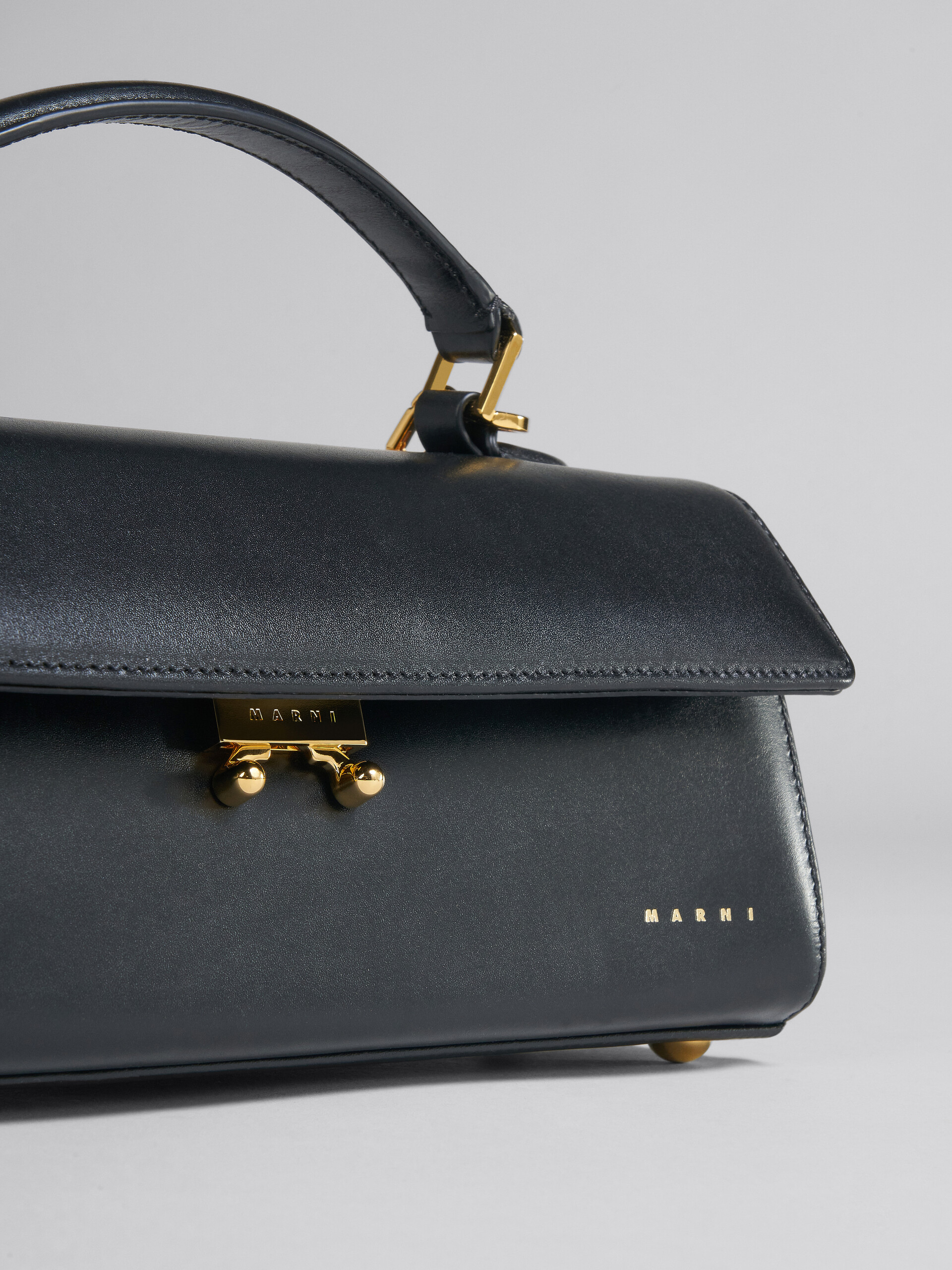 Relativity Medium Bag in black leather - Handbag - Image 5