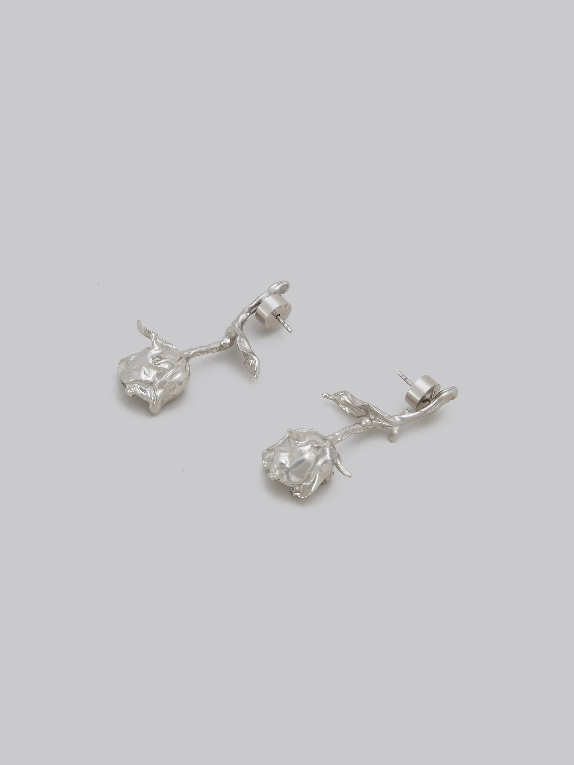 Metal rose bud earrings - Earrings - Image 4