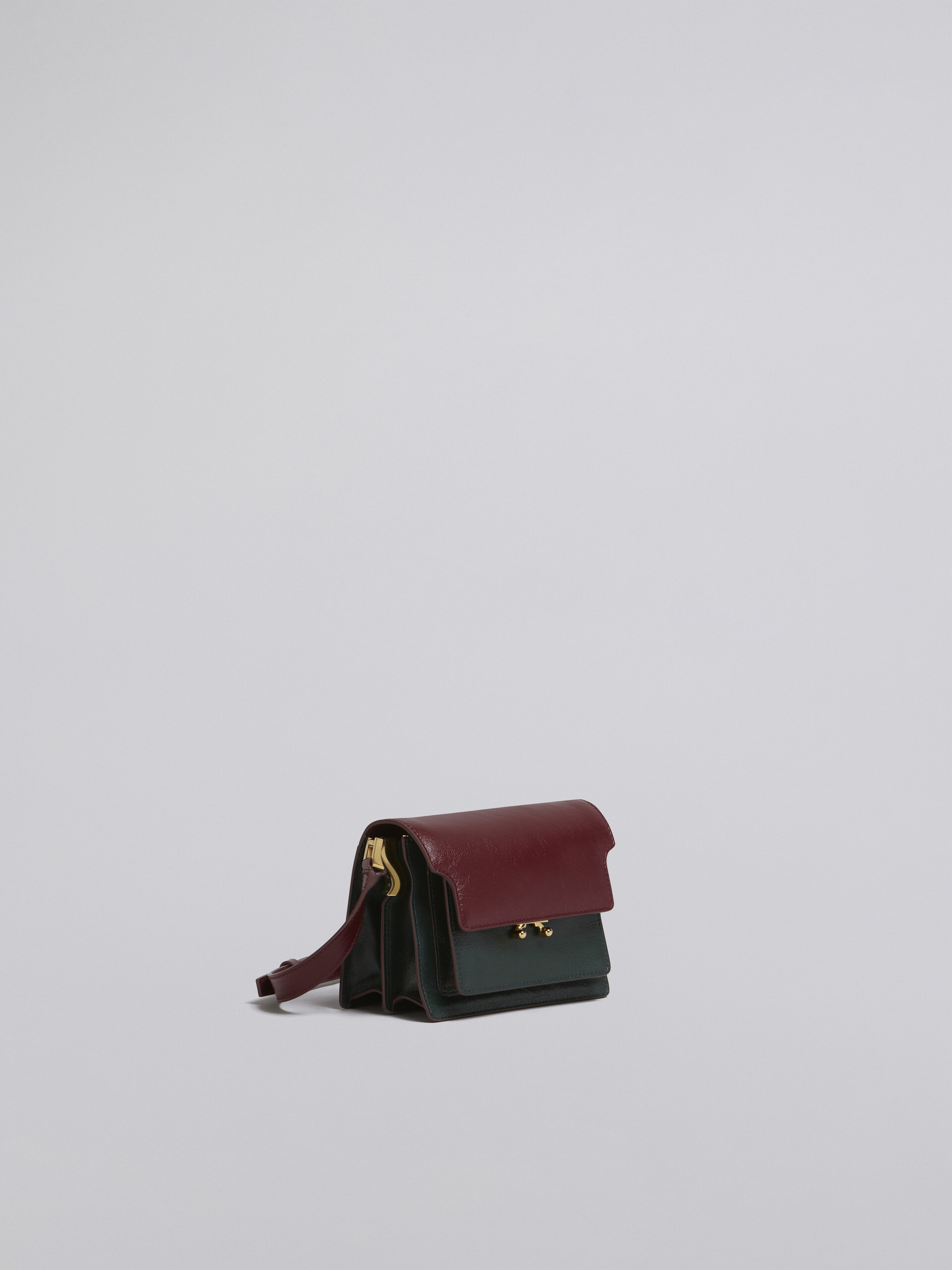 TRUNK SOFT bag in green and burgundy tumbled calf - Shoulder Bag - Image 5